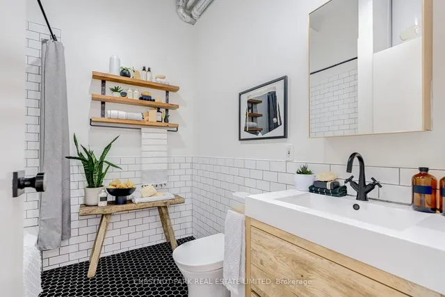 Additional property image - 326 Carlaw Ave Unit 214