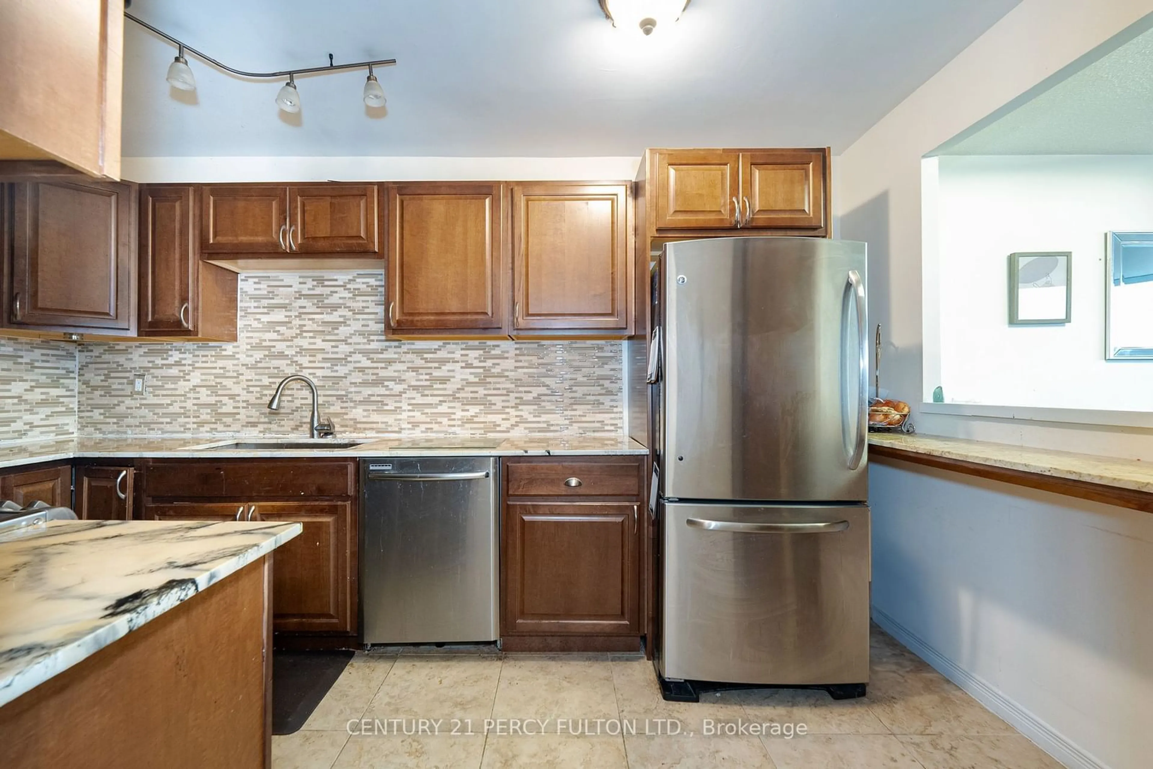 Standard kitchen, ceramic/tile floor for 121 Ling Rd #1612, Toronto Ontario M1E 4Y2