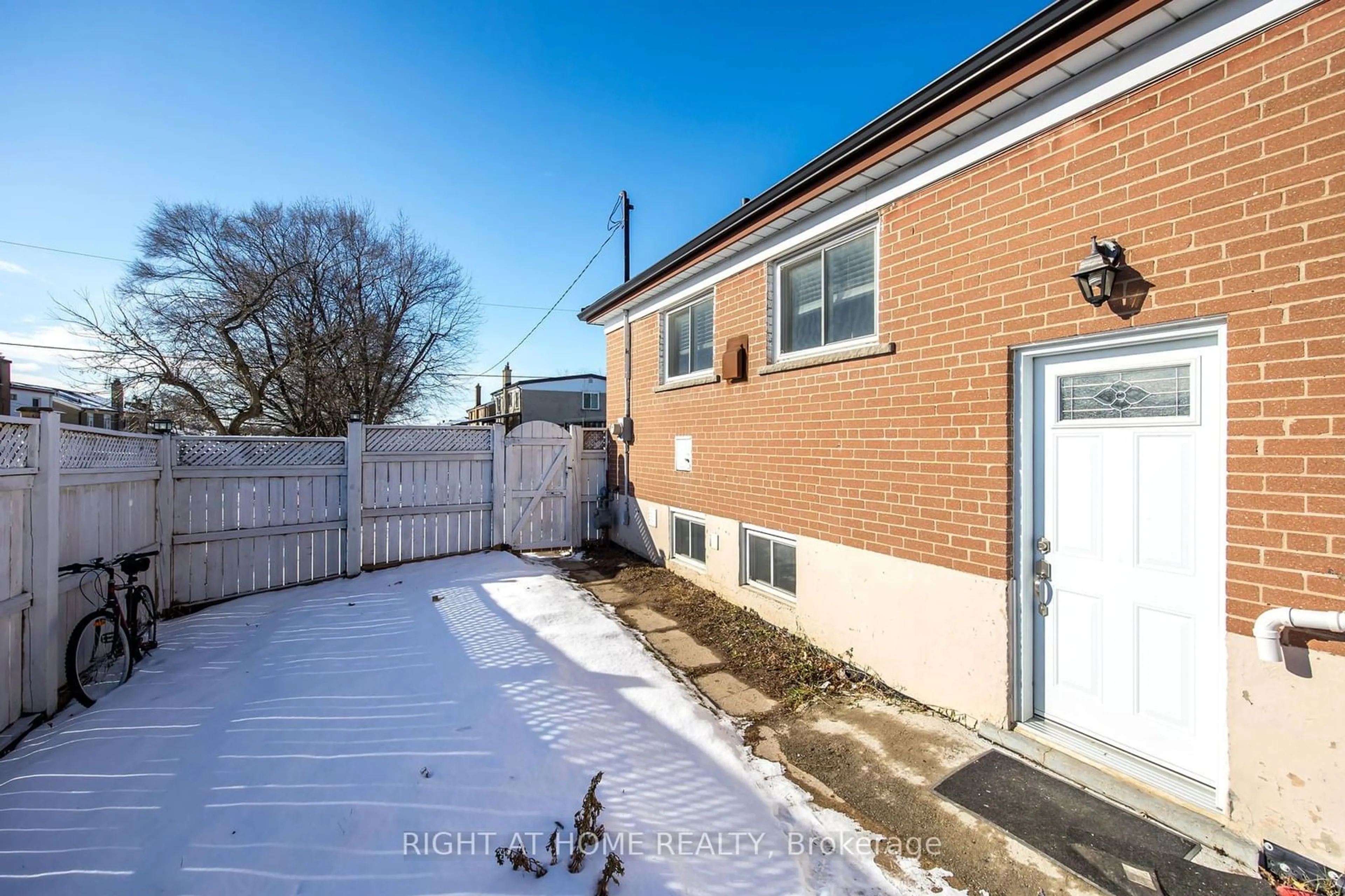 A pic from outside/outdoor area/front of a property/back of a property/a pic from drone, street for 59 Trinnell Blvd, Toronto Ontario M1L 1S6