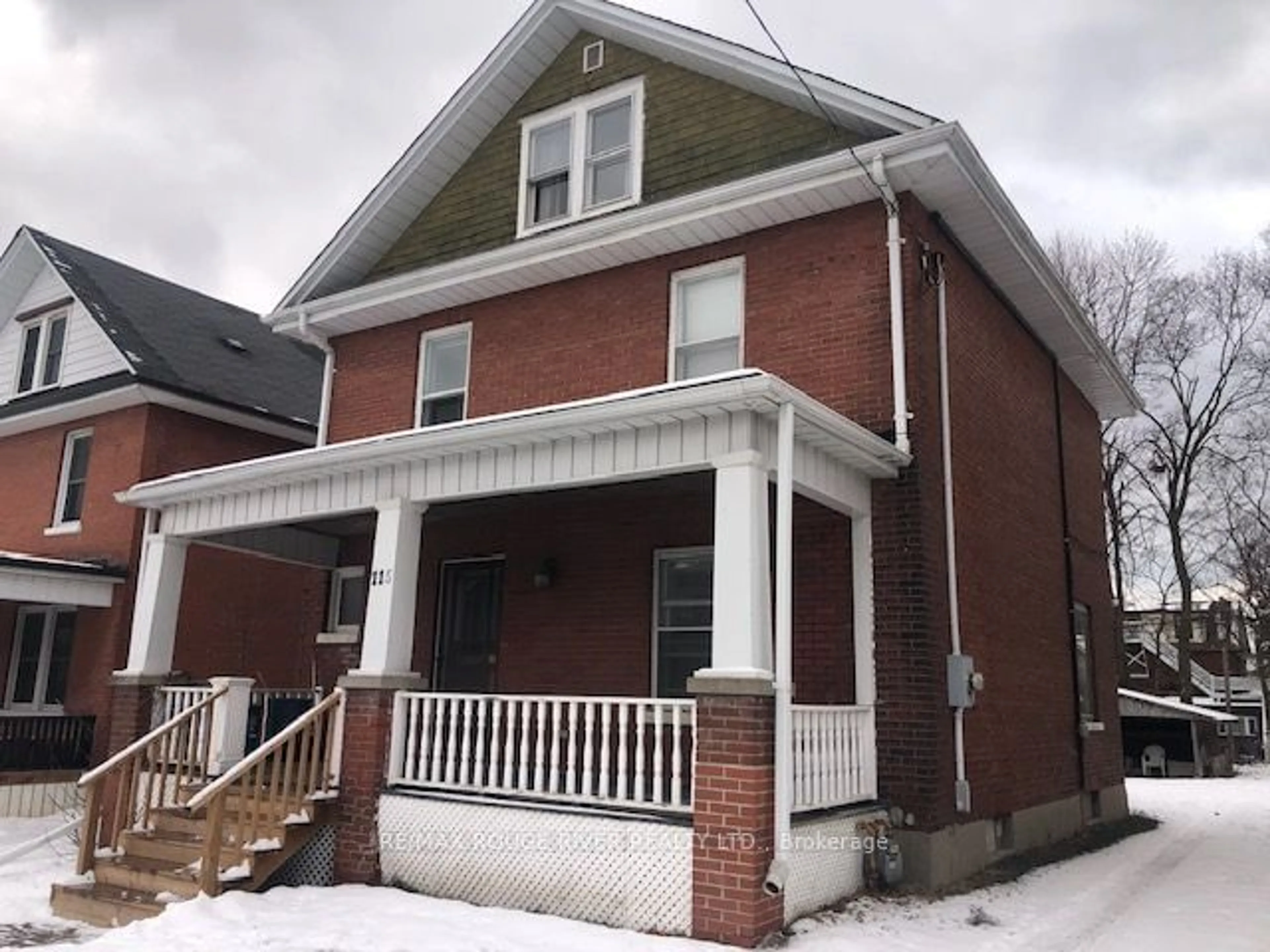 Home with brick exterior material, building for 115 Agnes St, Oshawa Ontario L1G 1V3