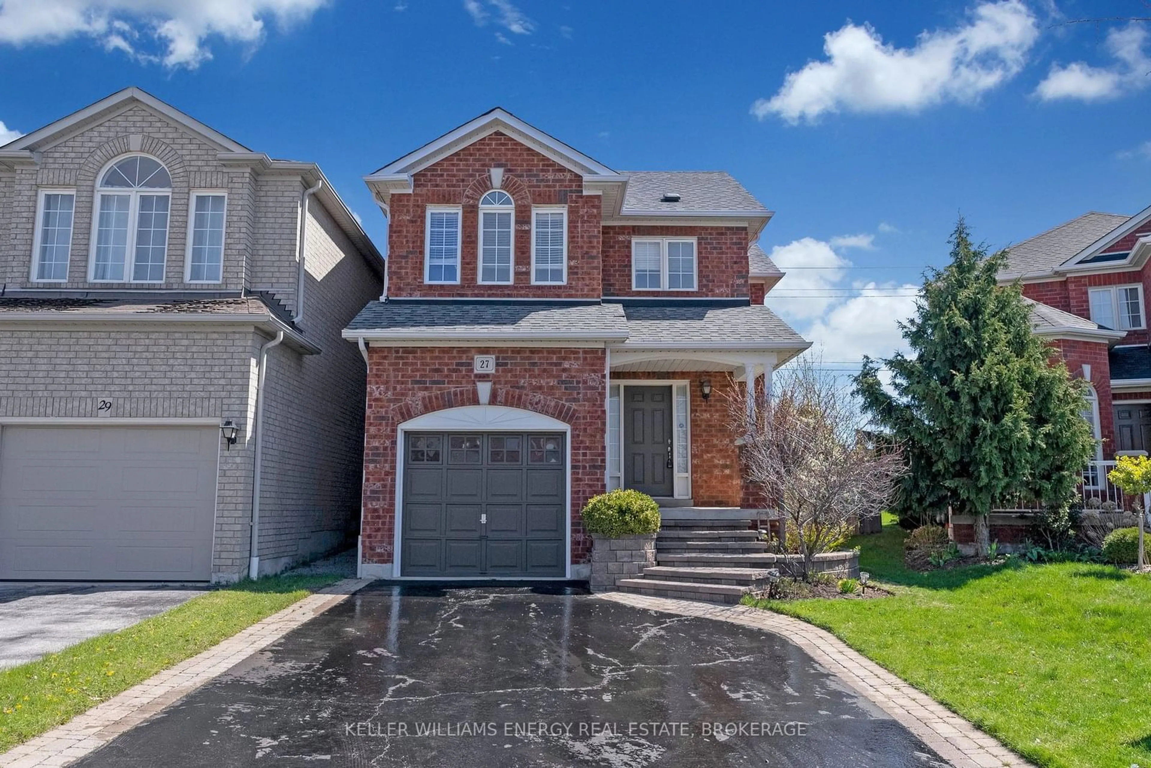 Home with brick exterior material, street for 27 Tracey Crt, Whitby Ontario L1R 3R3