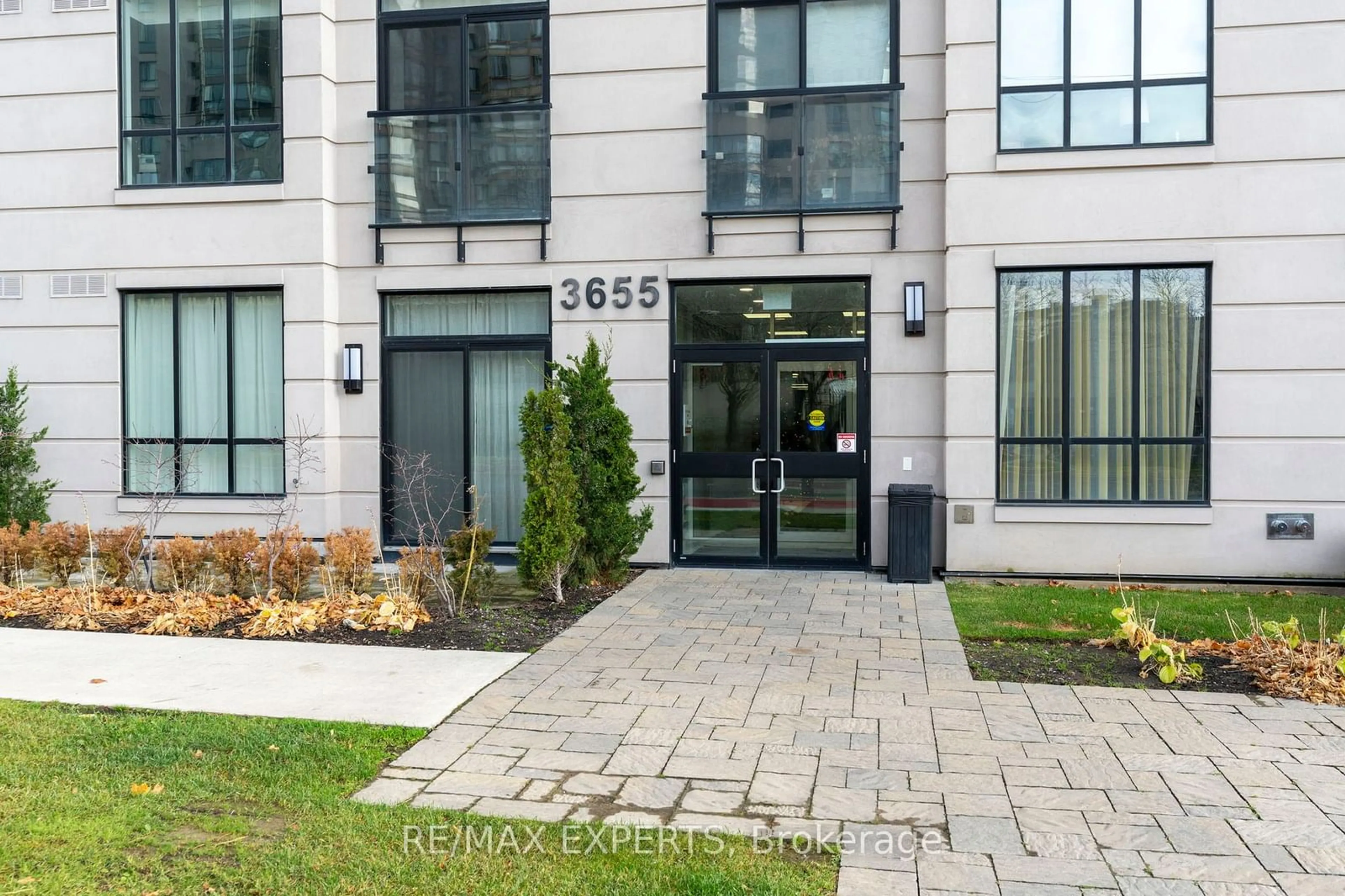 Indoor entryway for 3655 Kingston Rd #617, Toronto Ontario M1M 1S2