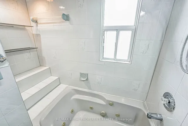 Additional property image - 18 Shoreview Dr