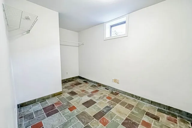 Additional property image - 18 Shoreview Dr