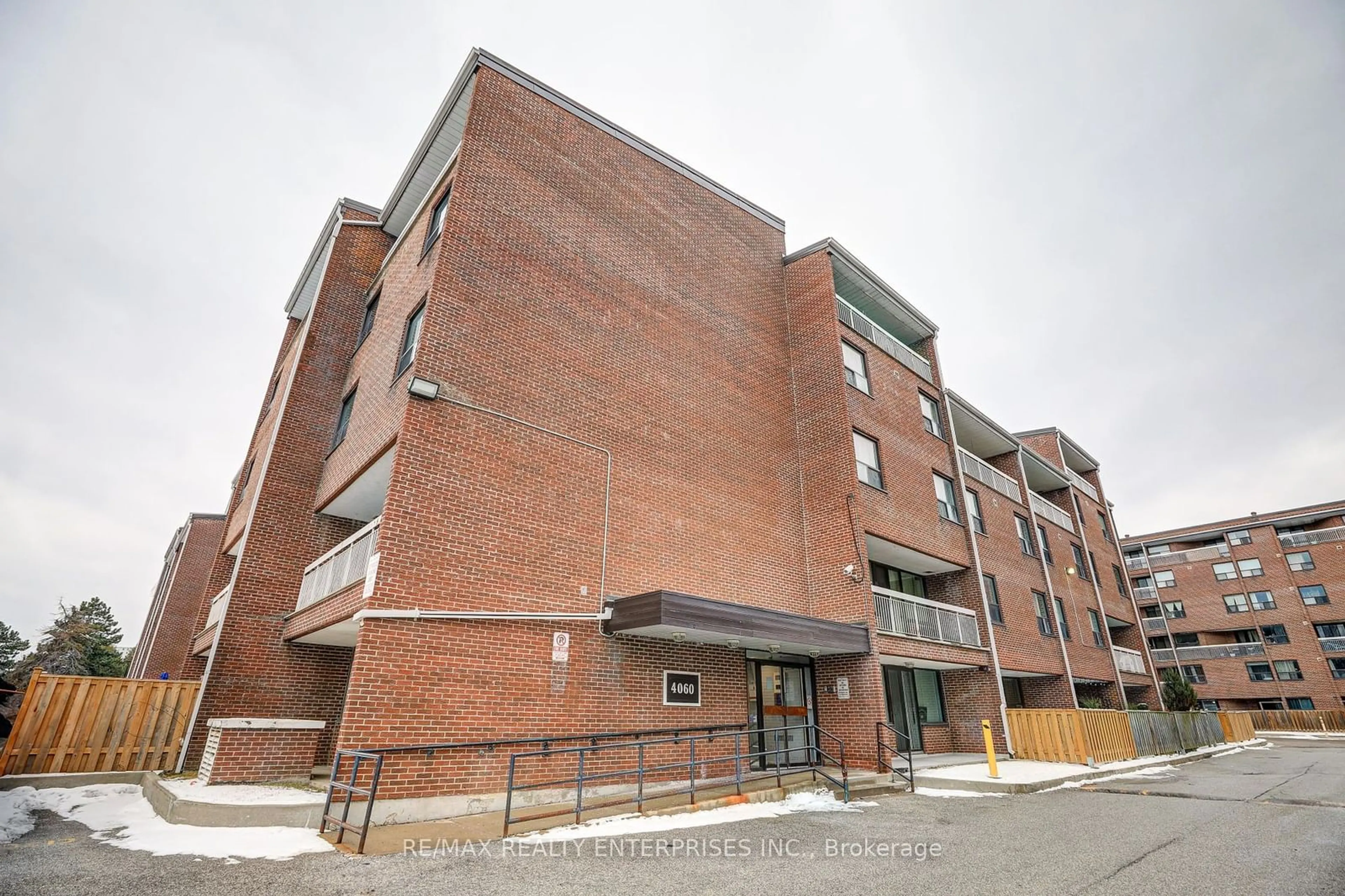 Home with brick exterior material, building for 4060 Lawrence Ave #412, Toronto Ontario M1E 4V4