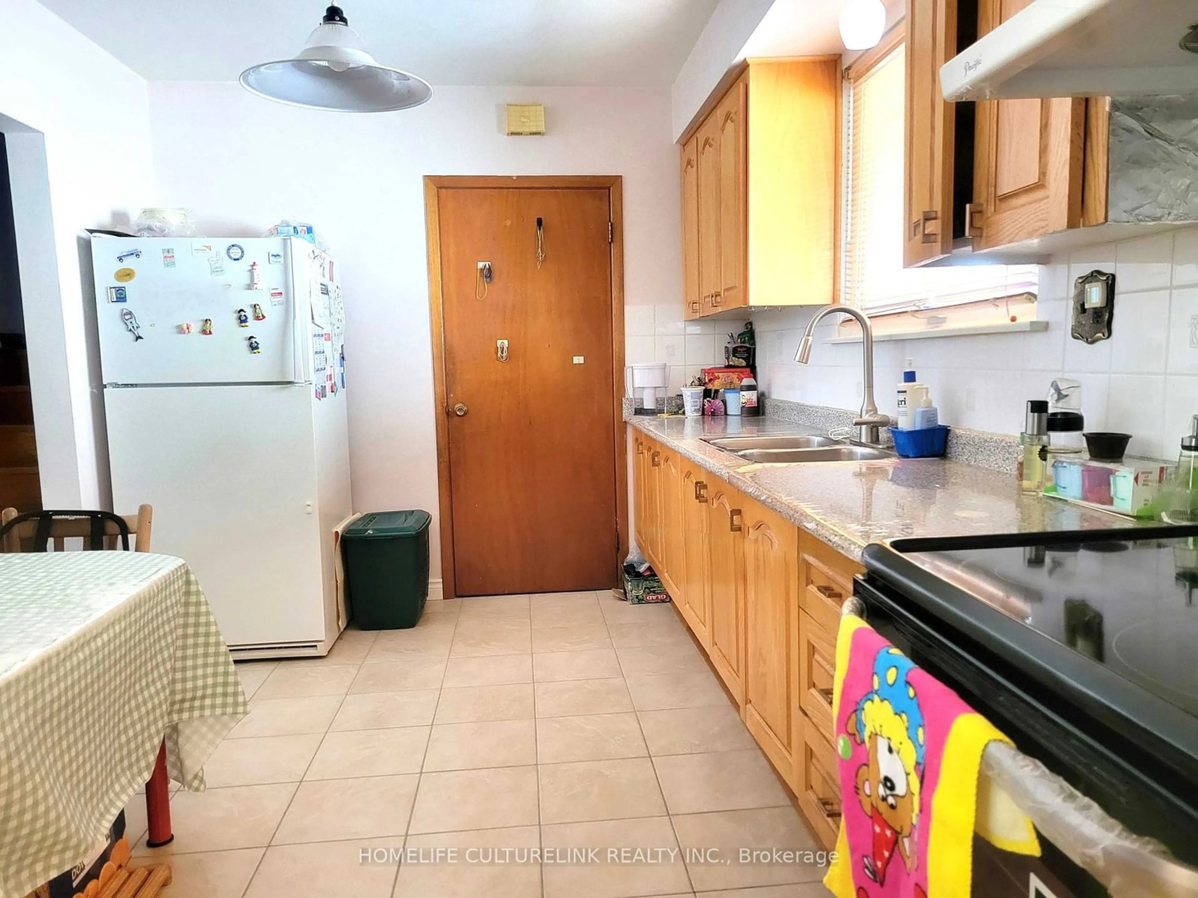 Standard kitchen, unknown for 36 Cavehill Cres, Toronto Ontario M1R 4P9