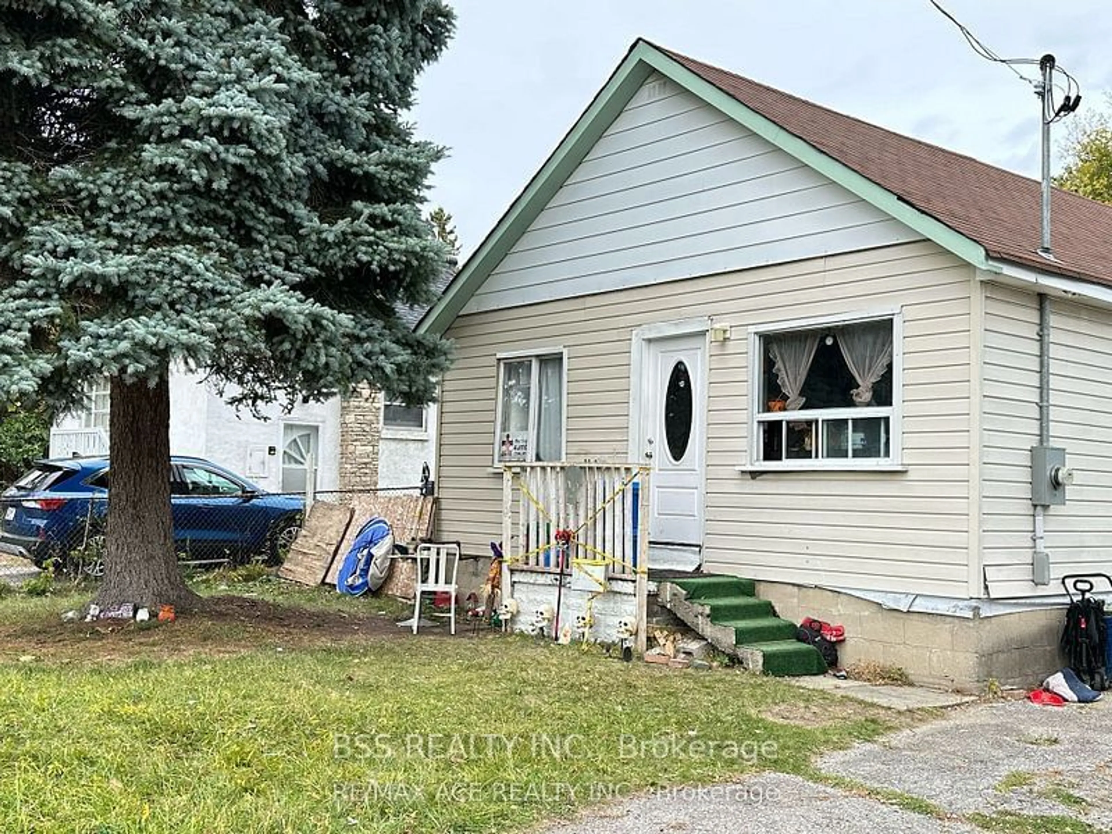 Home with vinyl exterior material, street for 123 Galloway Rd, Toronto Ontario M1E 1W9