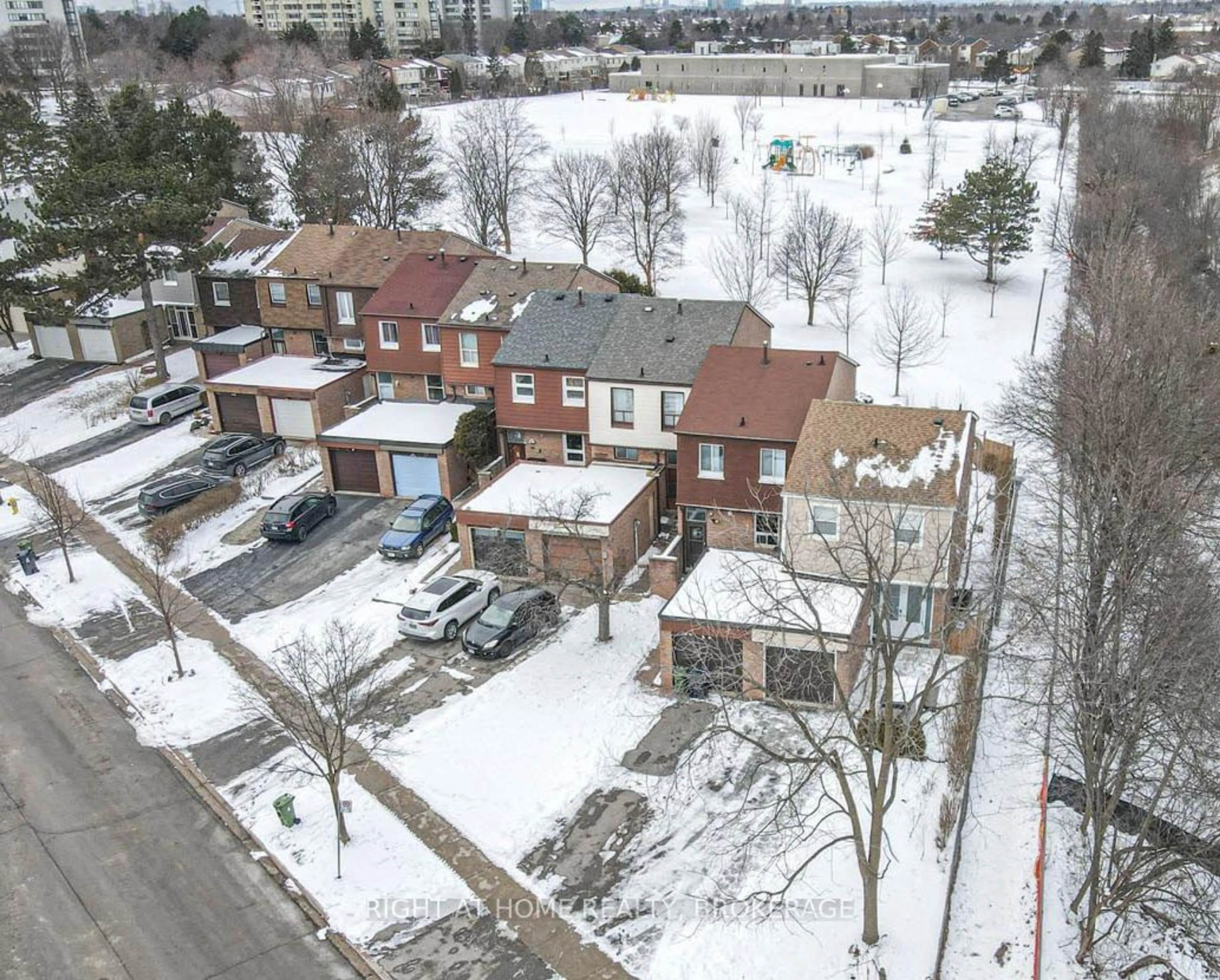 A pic from outside/outdoor area/front of a property/back of a property/a pic from drone, street for 46 L'Amoreaux Dr, Toronto Ontario M1W 2L9