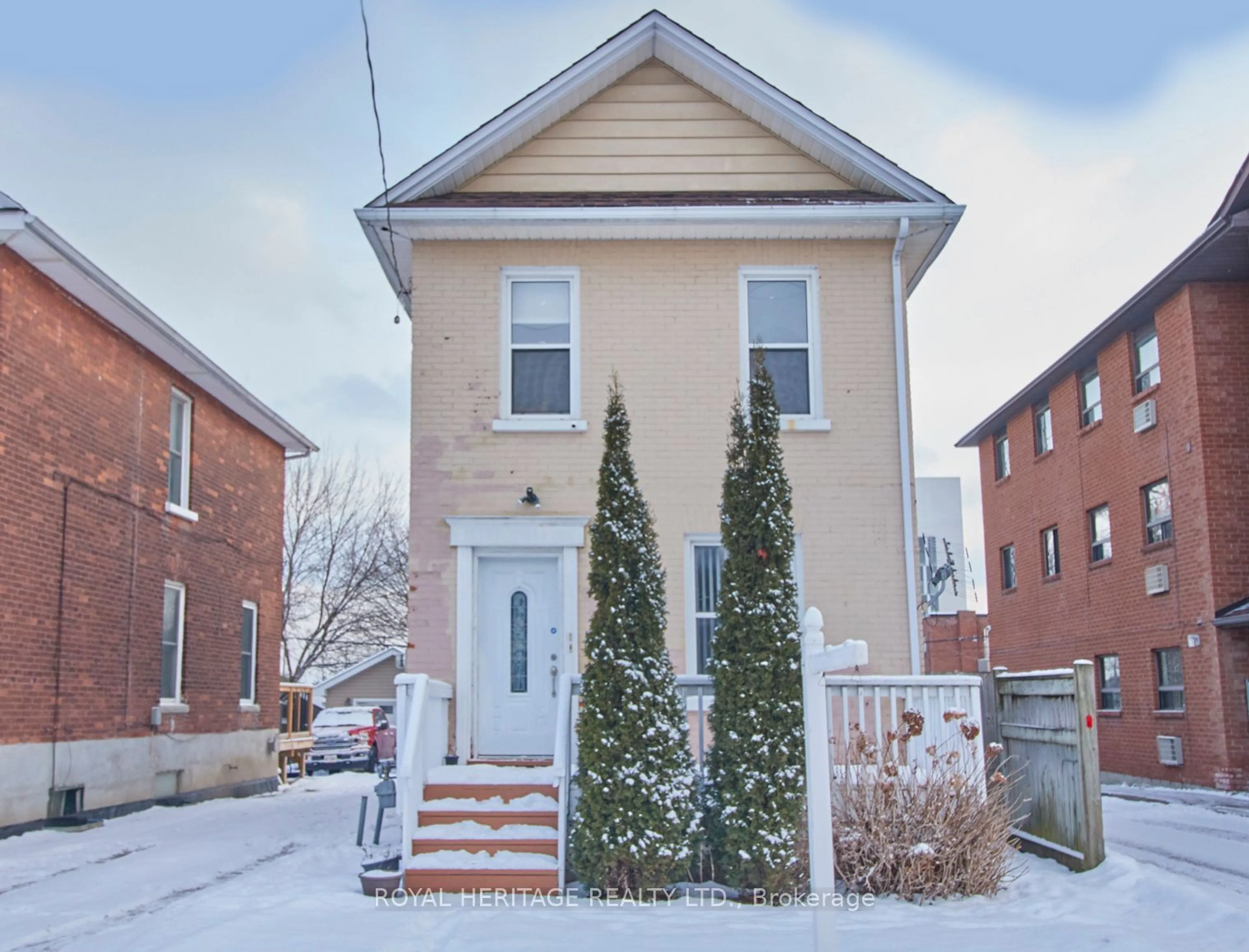 Home with brick exterior material, street for 161 Colborne St, Oshawa Ontario L1G 1M3