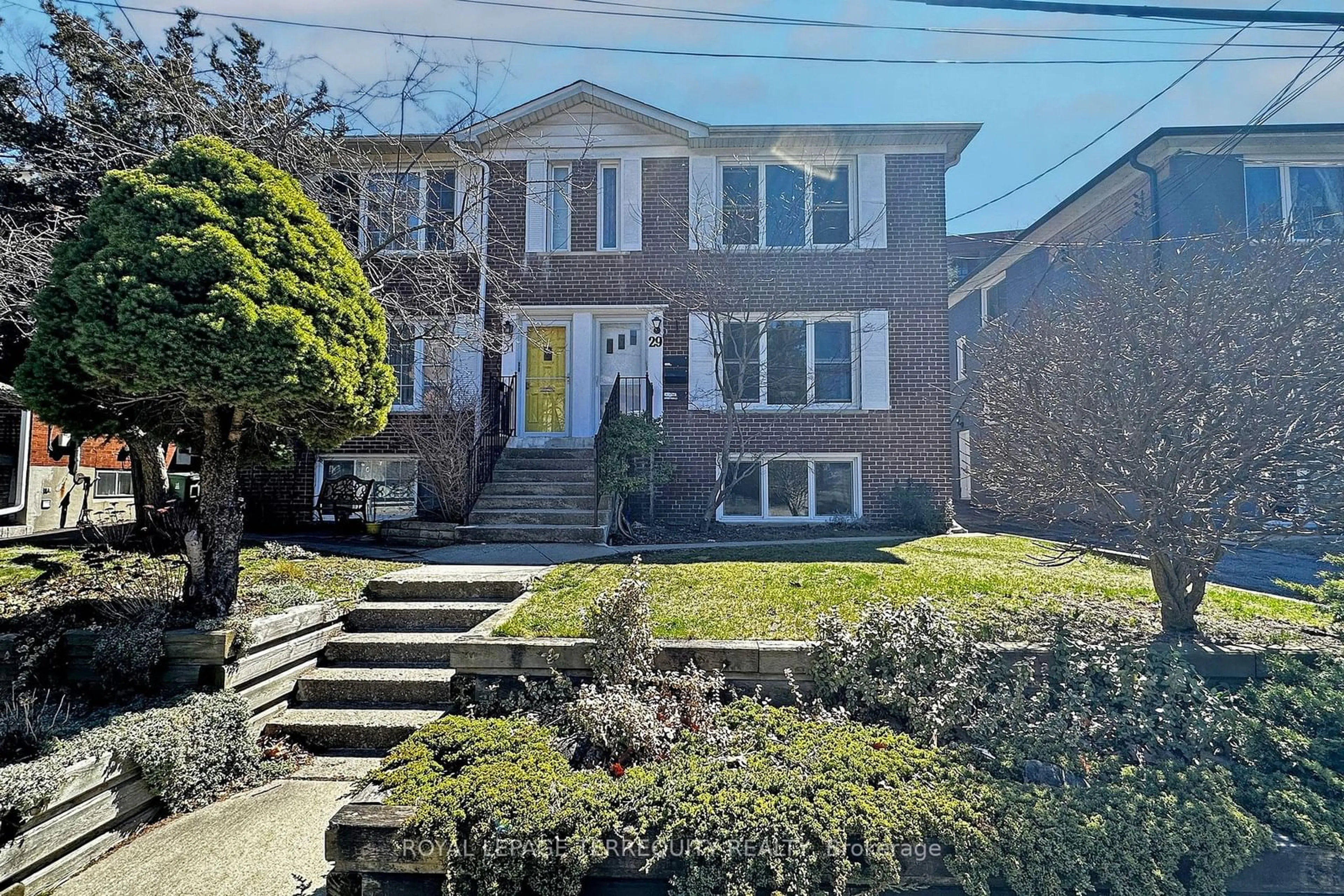 A pic from outside/outdoor area/front of a property/back of a property/a pic from drone, street for 29 Love Cres, Toronto Ontario M4E 1V6