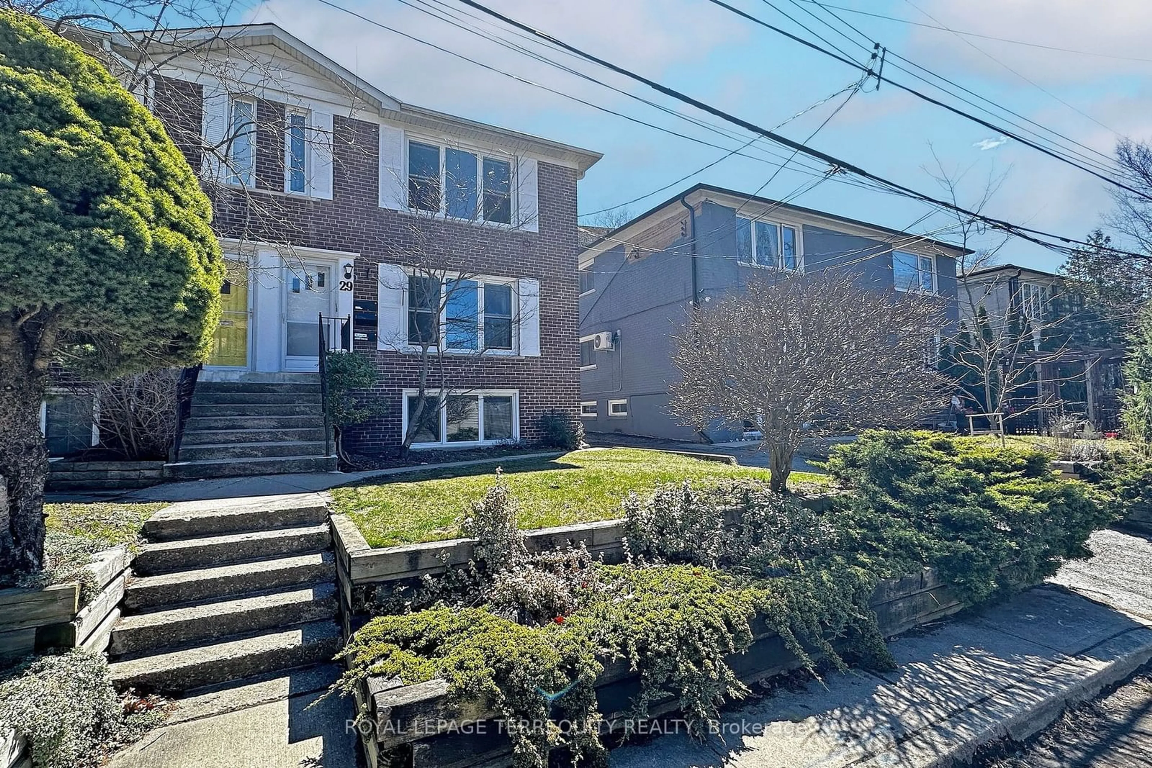 A pic from outside/outdoor area/front of a property/back of a property/a pic from drone, street for 29 Love Cres, Toronto Ontario M4E 1V6