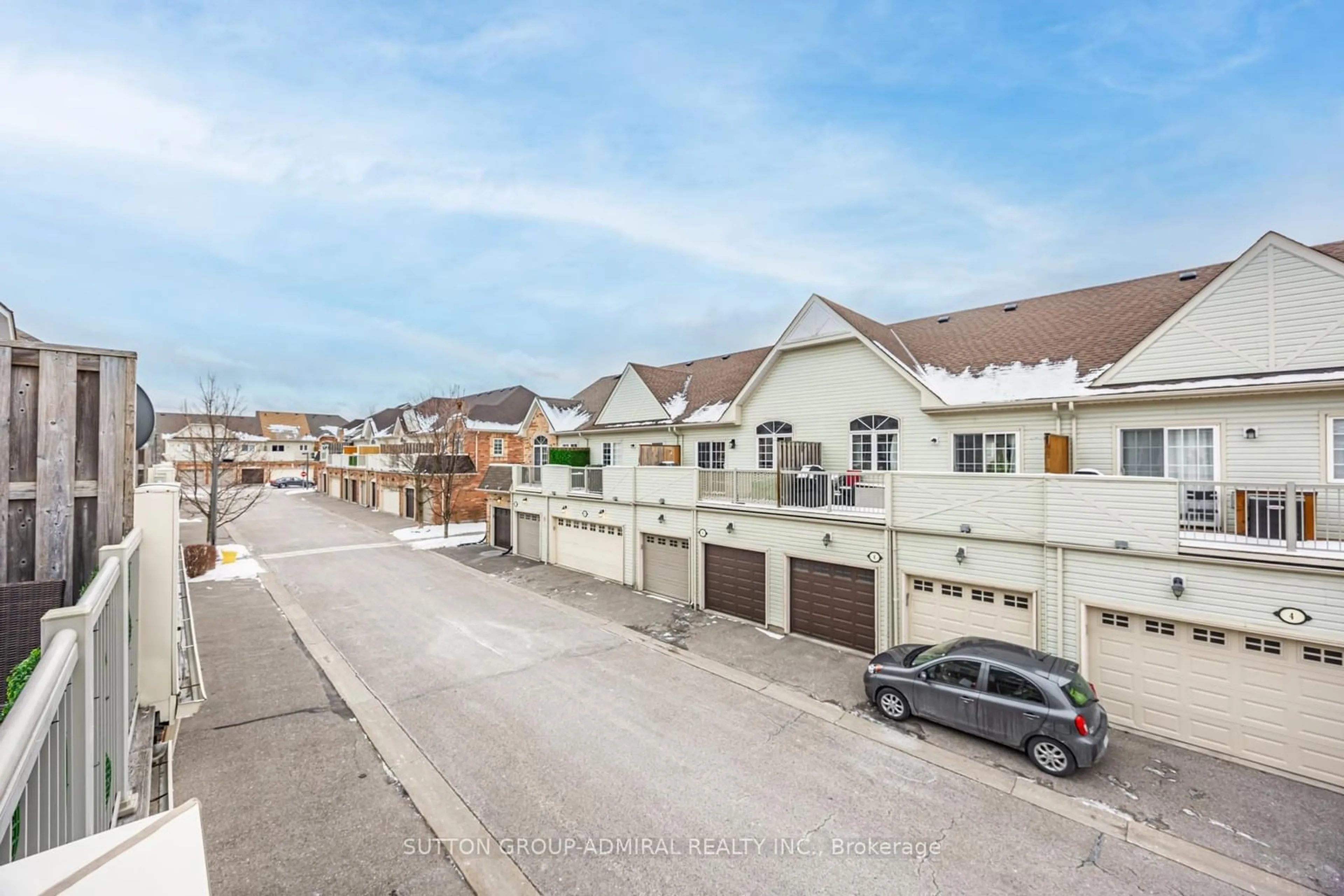 A pic from outside/outdoor area/front of a property/back of a property/a pic from drone, street for 3 Cheltonwood Way, Whitby Ontario L1R 0C9