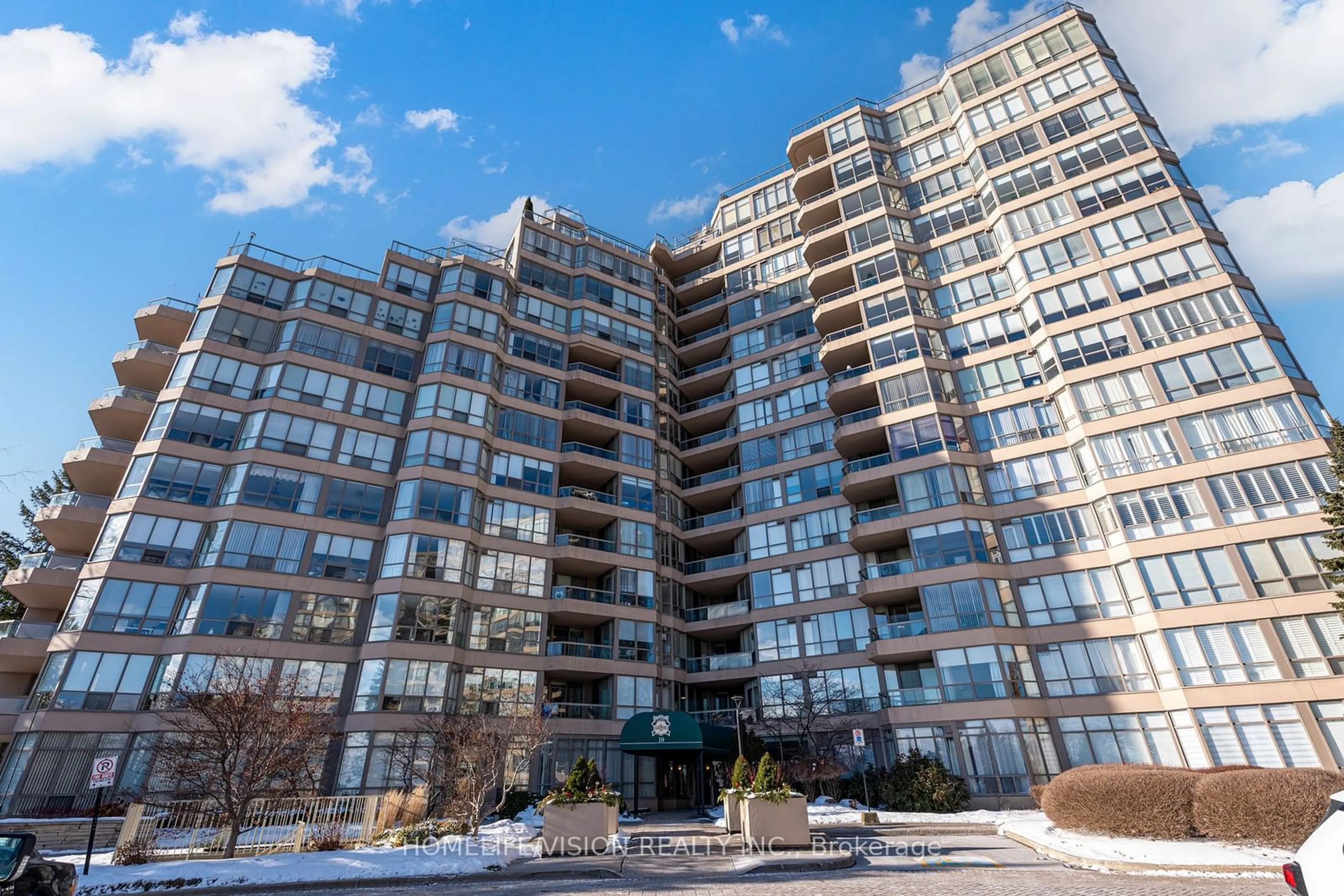 Patio, building for 10 Guildwood Pkwy #418, Toronto Ontario M1E 5B5