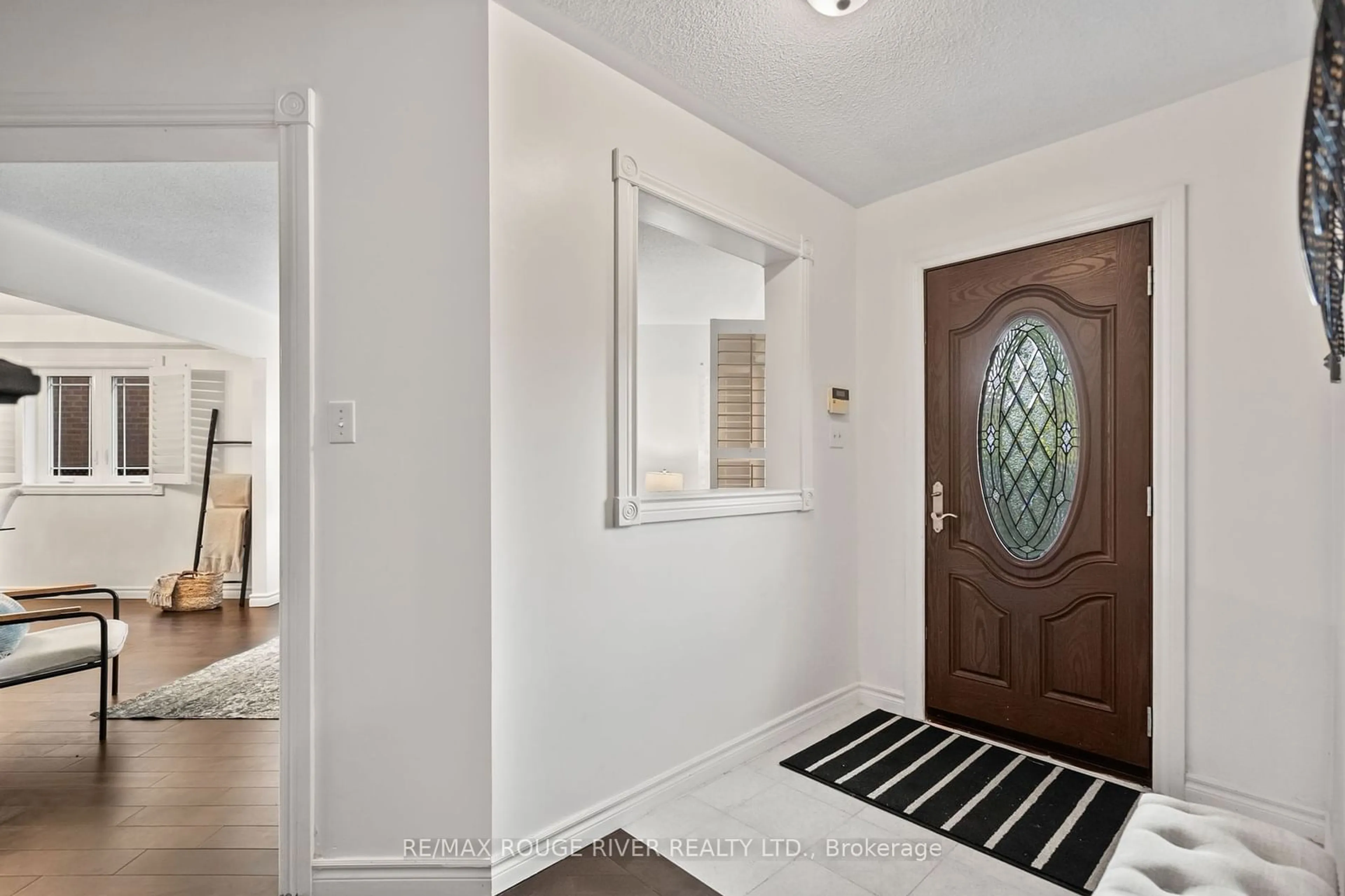 Indoor entryway for 31 Kerrison Dr, Ajax Ontario L1Z 1K2