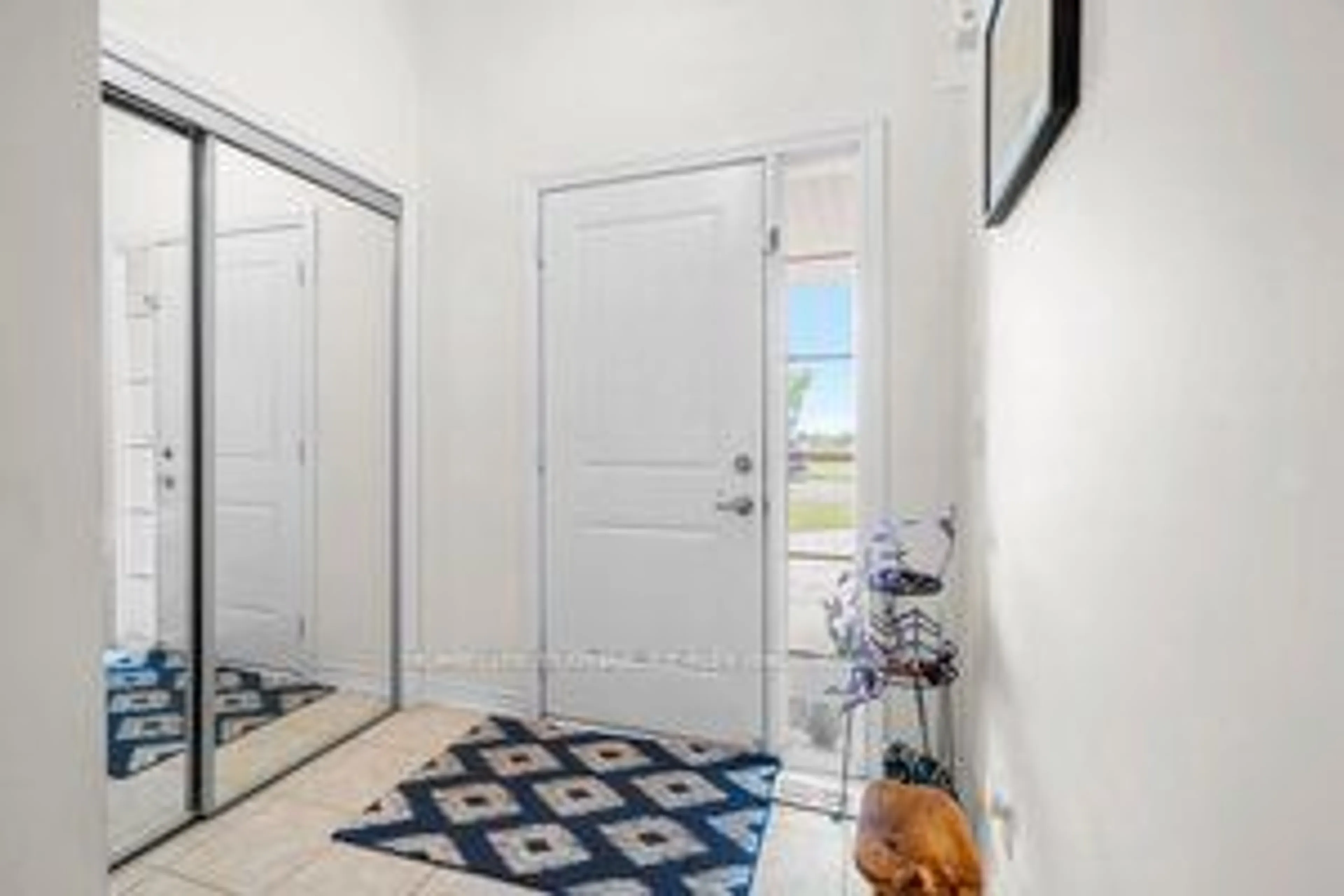 Indoor entryway for 106 Symington Ave, Oshawa Ontario L1L 0J7