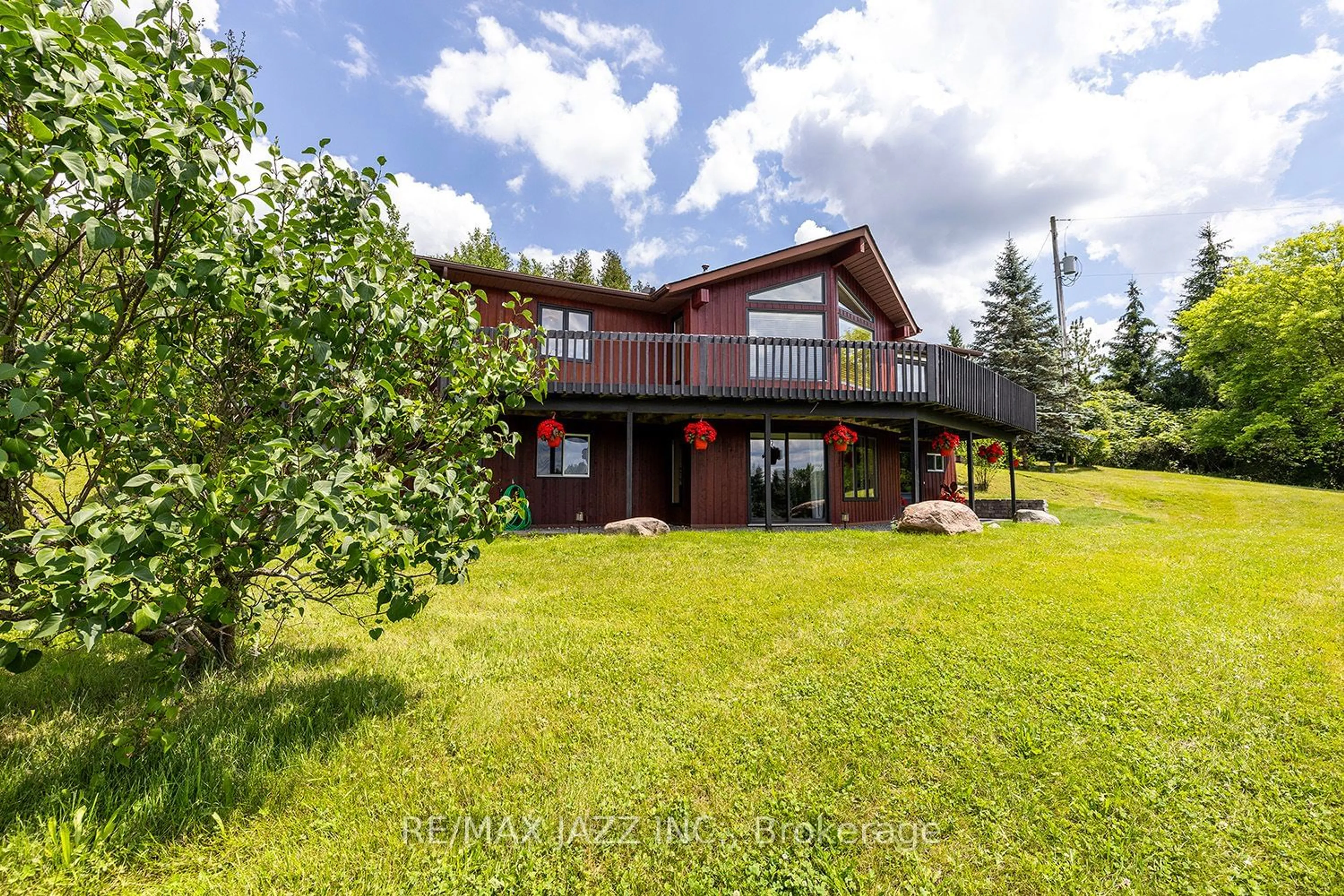 A pic from outside/outdoor area/front of a property/back of a property/a pic from drone, water/lake/river/ocean view for 15201 Cartwright E Quarter Line, Scugog Ontario L0B 1L0