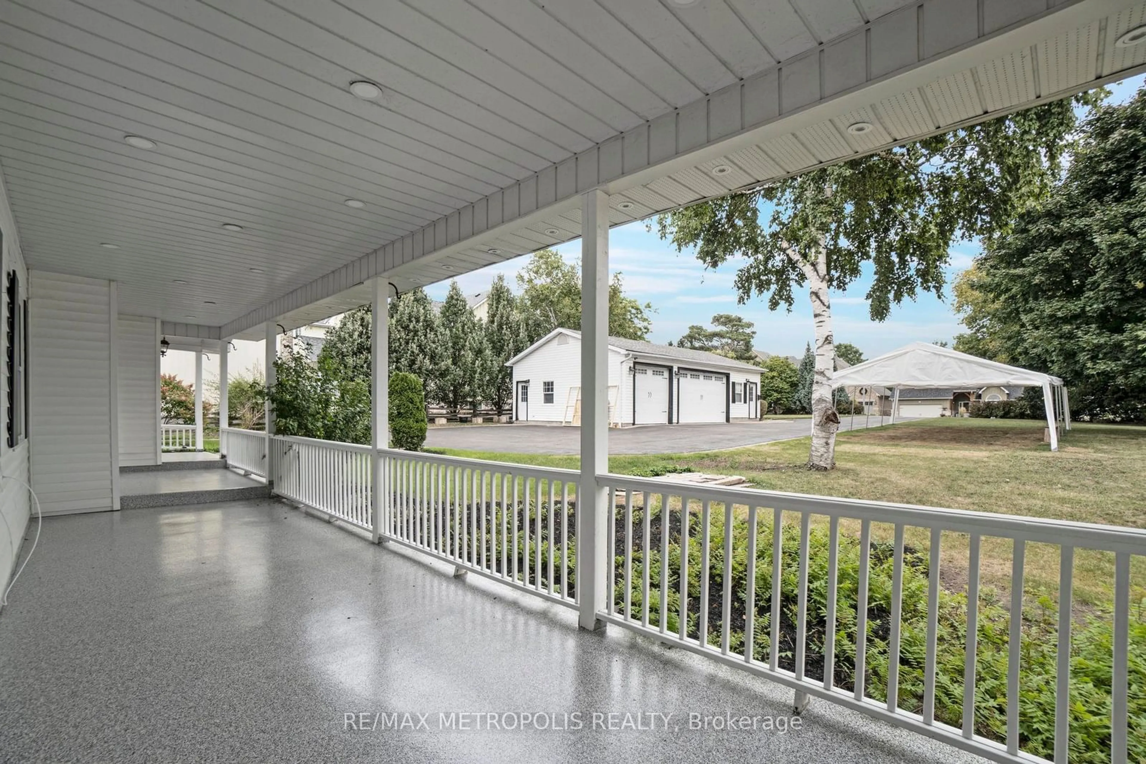 Patio, street for 1872 Appleview Rd, Pickering Ontario L1V 1T8