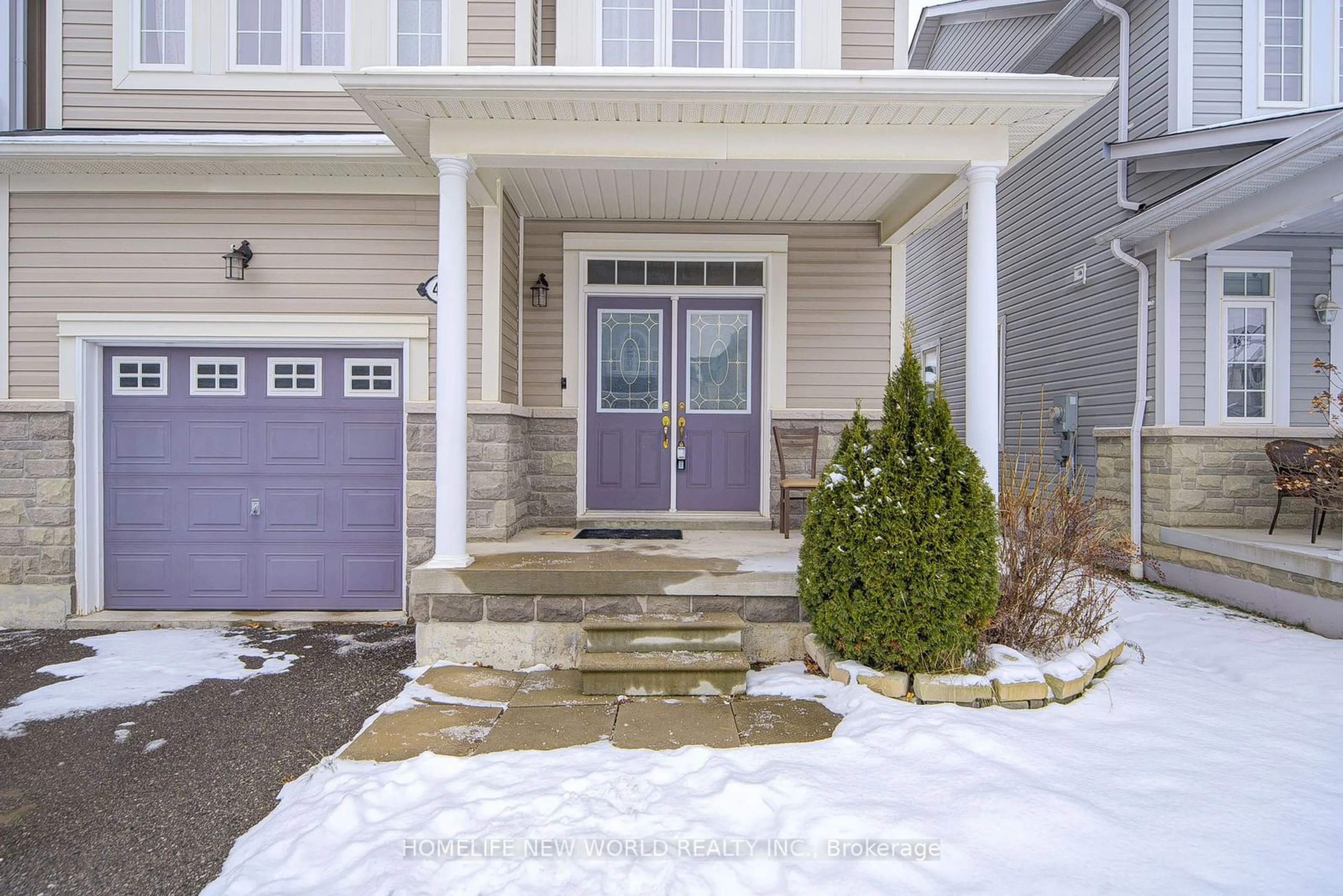 Indoor entryway for 49 Chiswick Ave, Whitby Ontario L1M 0E1