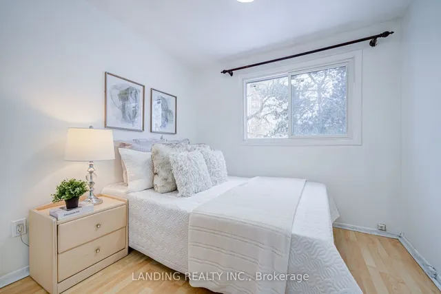 Additional property image - 210 Sprucewood Crt