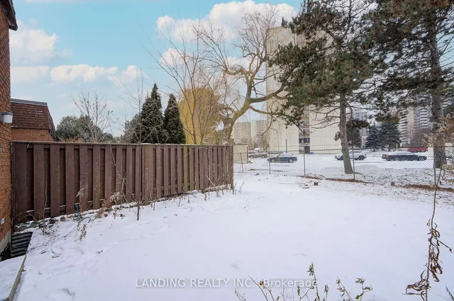 Additional property image - 210 Sprucewood Crt