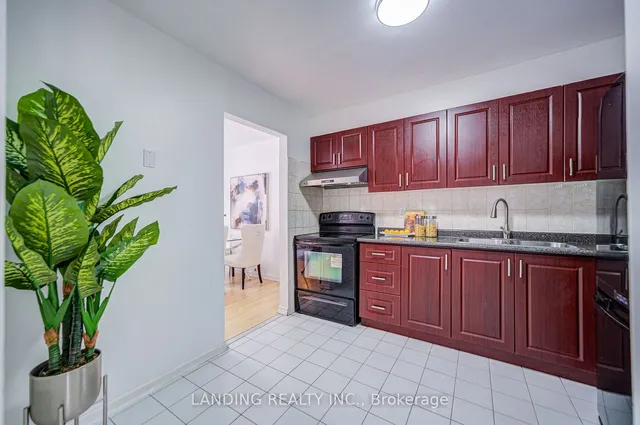 Additional property image - 210 Sprucewood Crt