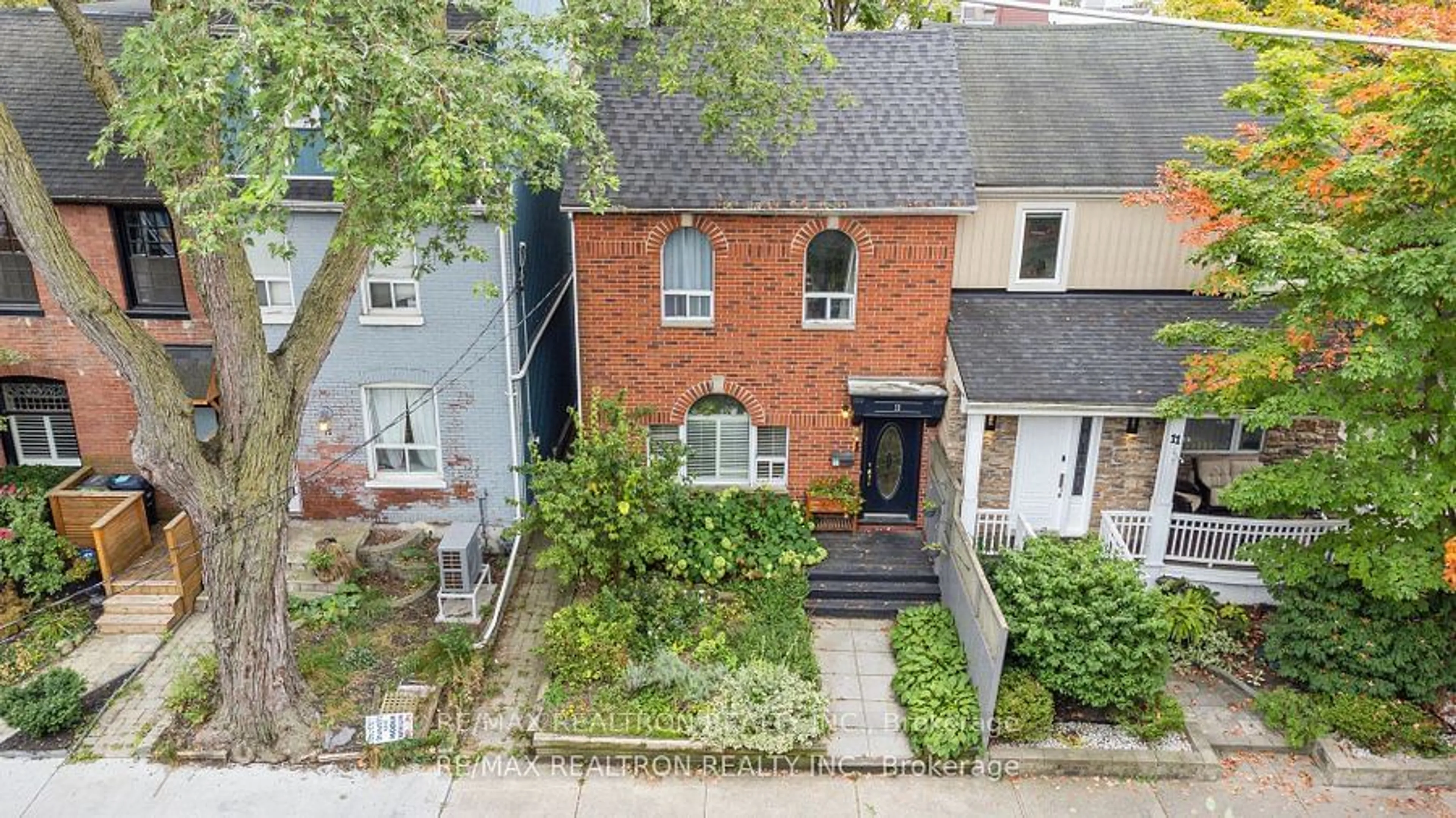 A pic from outside/outdoor area/front of a property/back of a property/a pic from drone, street for 13 Clark St, Toronto Ontario M4M 1M5