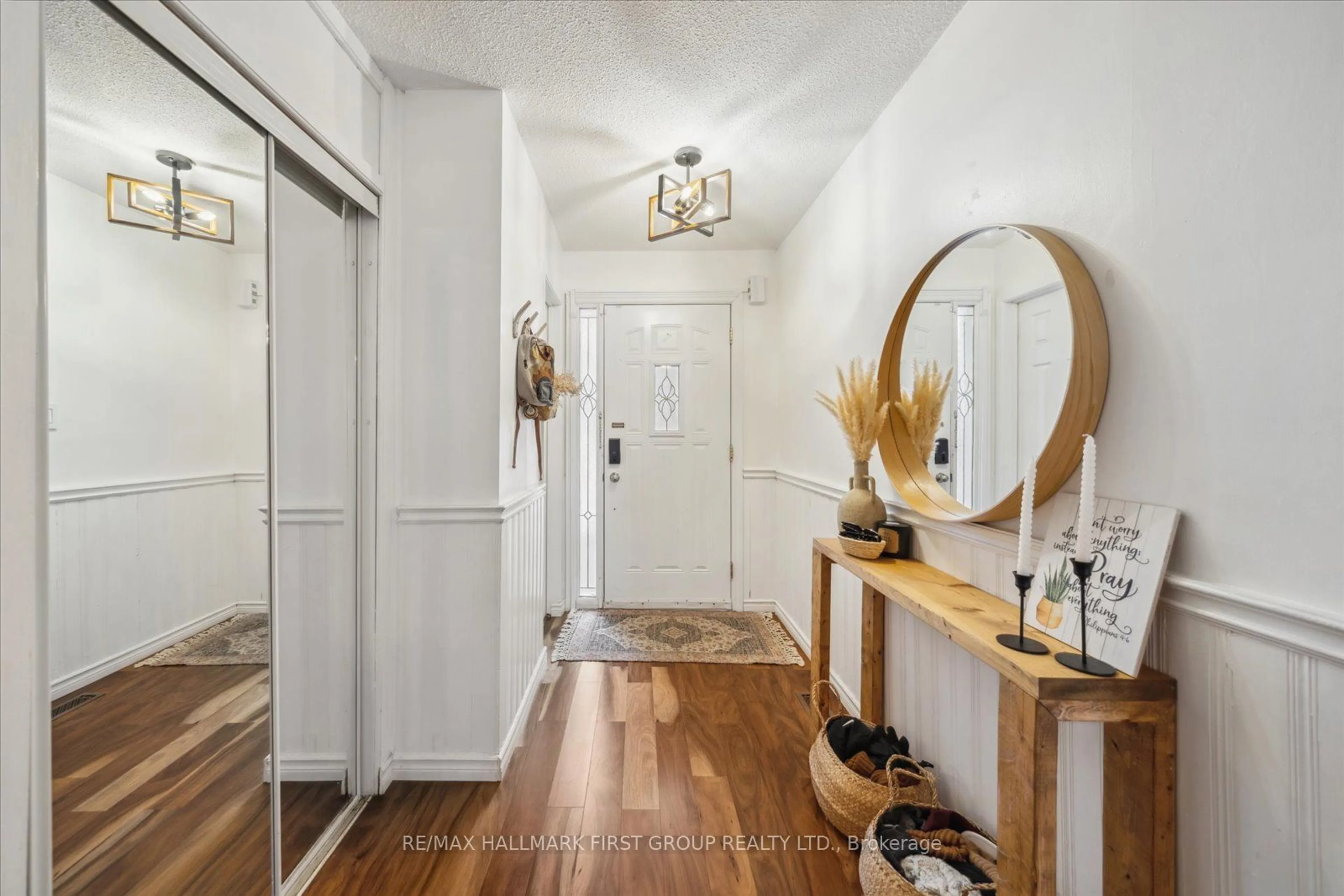 Indoor entryway for 1659 Dreyber Crt, Pickering Ontario L1V 3H8