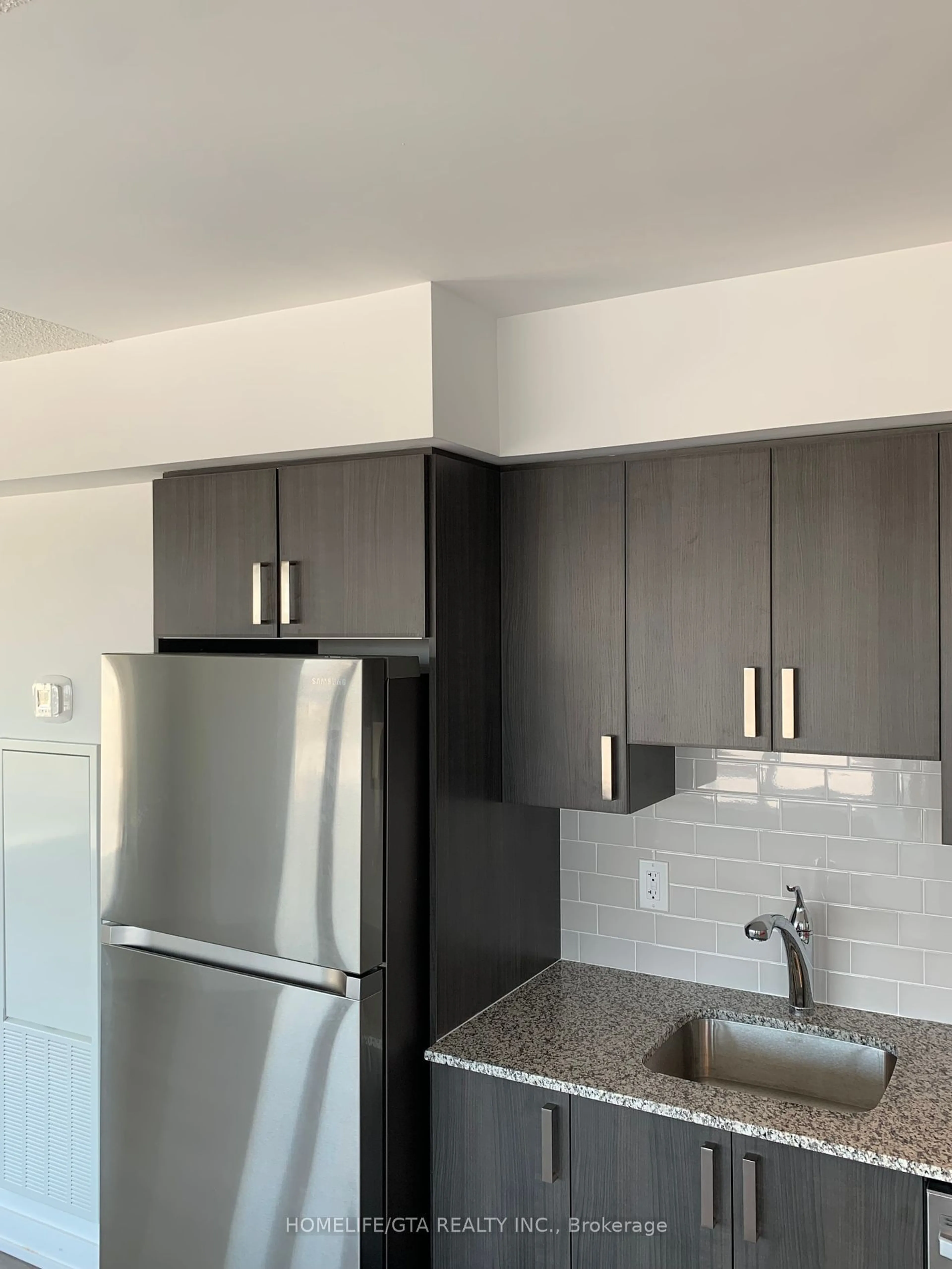 Standard kitchen, unknown for 1480 Bayly St #1105, Pickering Ontario L1W 3R5