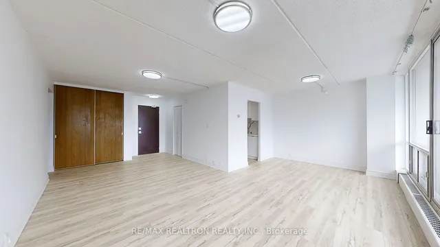 Additional property image - 2 Glamorgan Ave Unit 605