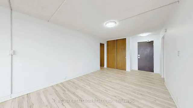 Additional property image - 2 Glamorgan Ave Unit 605