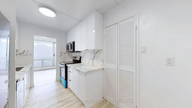 Additional property image - 2 Glamorgan Ave Unit 605