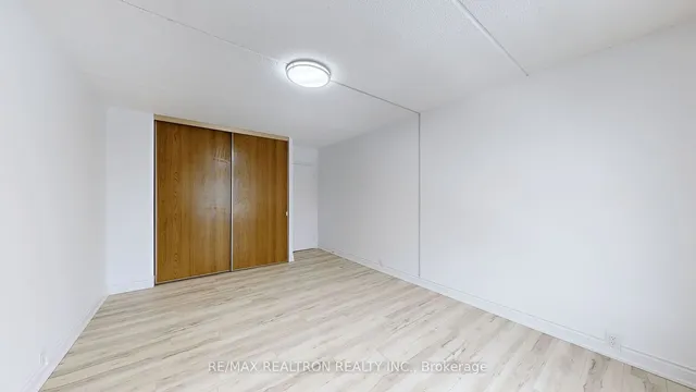 Additional property image - 2 Glamorgan Ave Unit 605