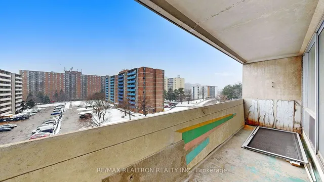 Additional property image - 2 Glamorgan Ave Unit 605