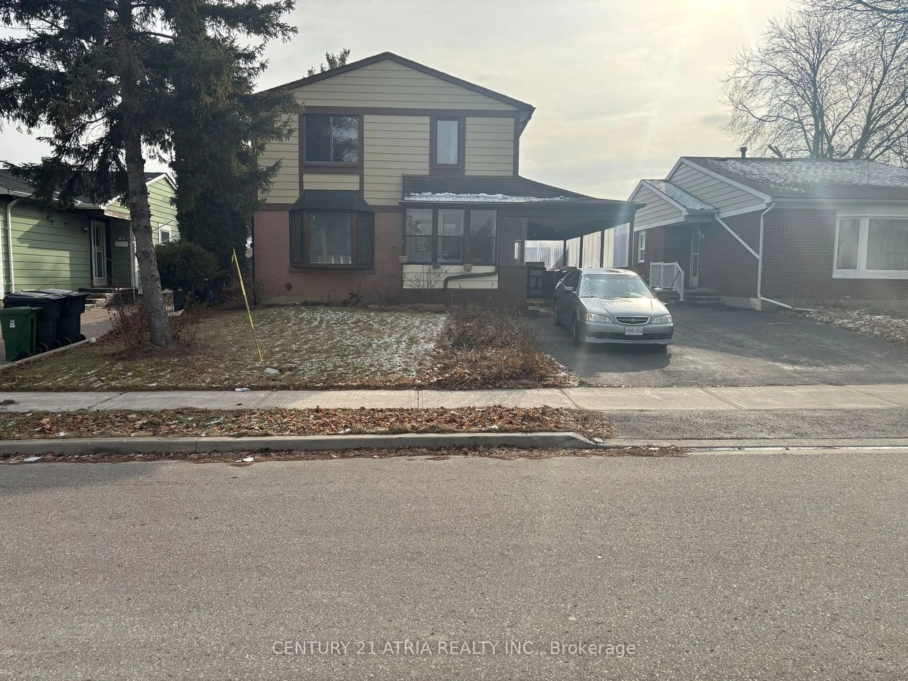 A pic from outside/outdoor area/front of a property/back of a property/a pic from drone, street for 79 United Sq, Toronto Ontario M1B 2B9