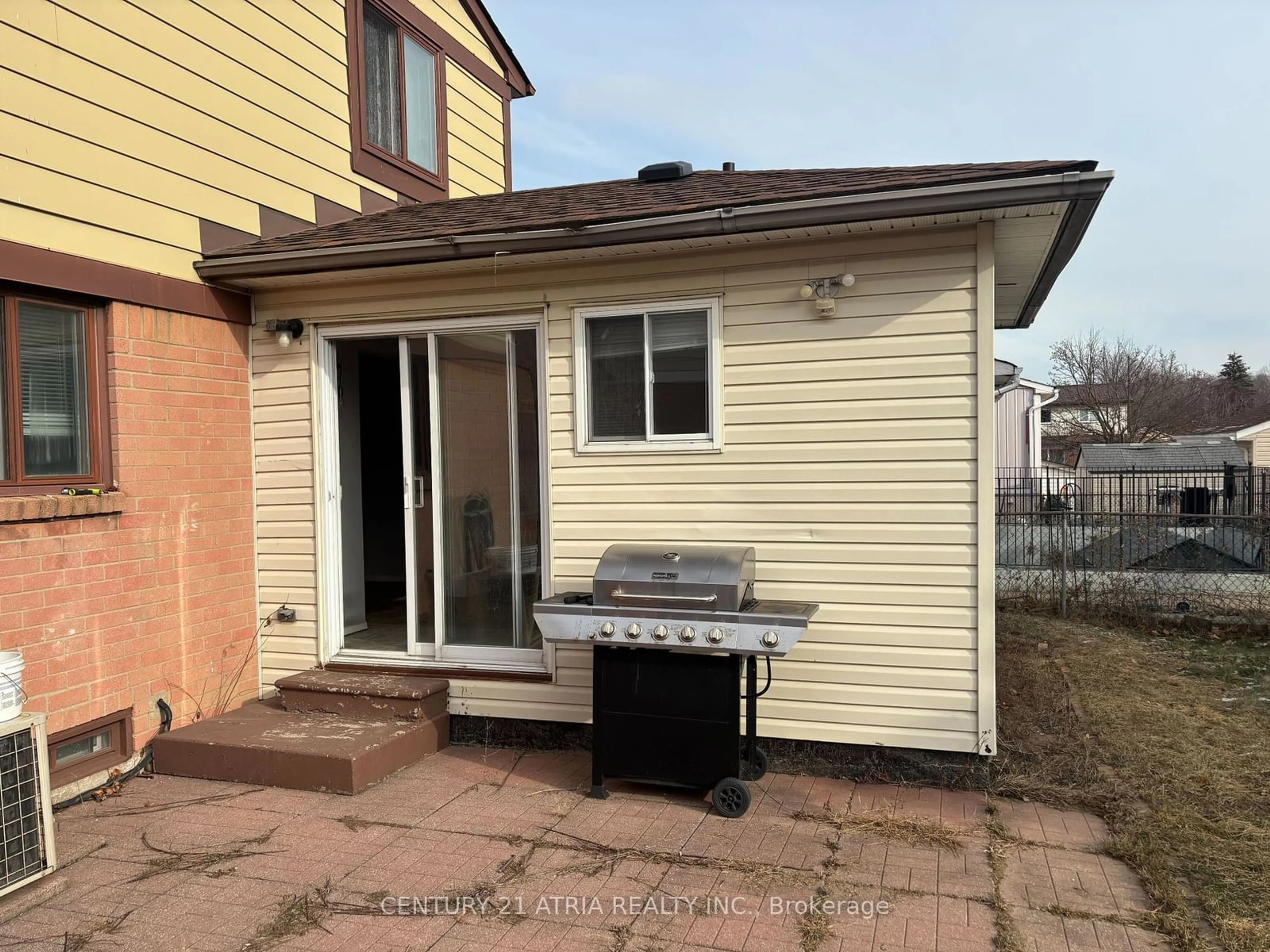 Patio, street for 79 United Sq, Toronto Ontario M1B 2B9