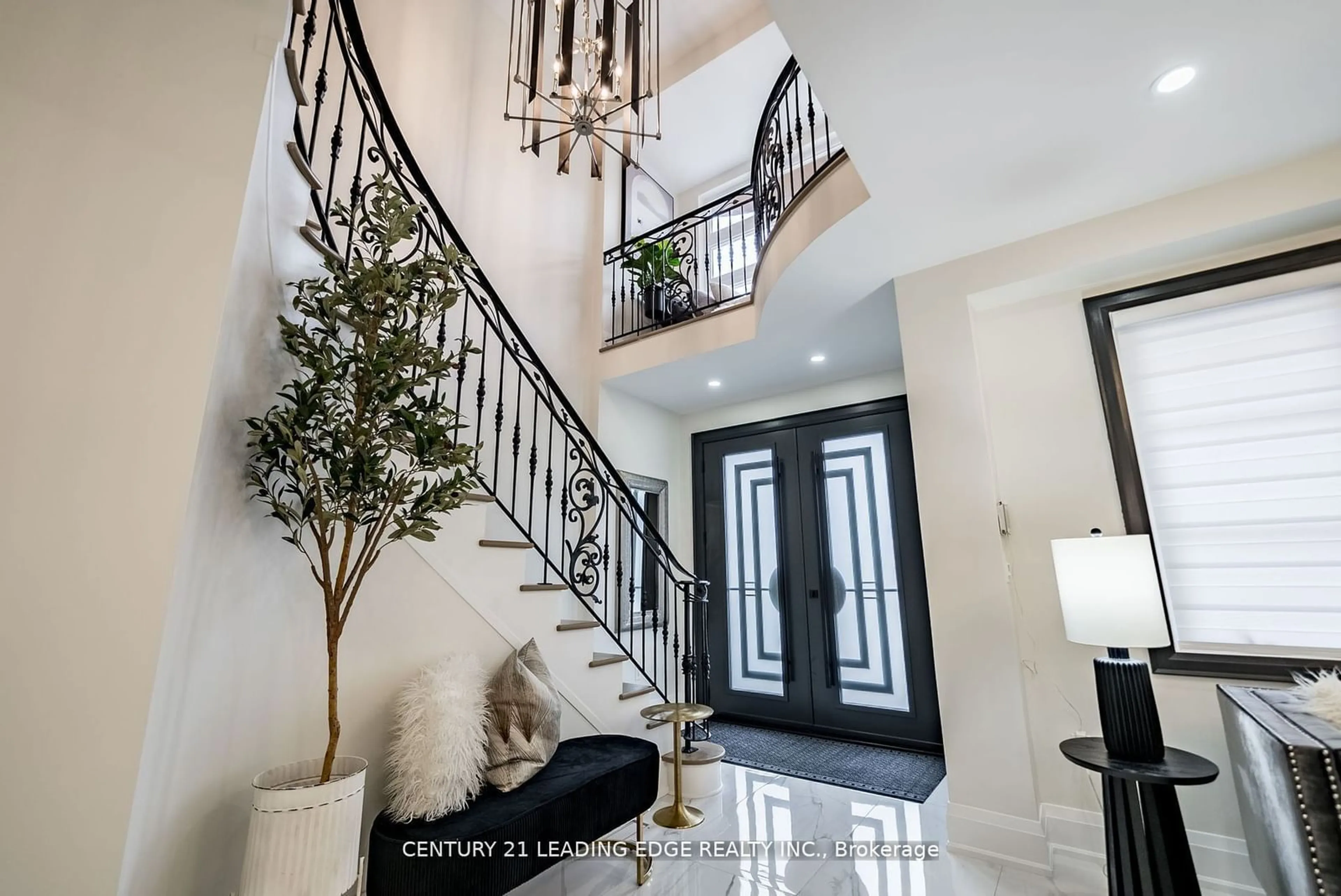 Indoor entryway for 134 Manse Rd, Toronto Ontario M1E 3V1