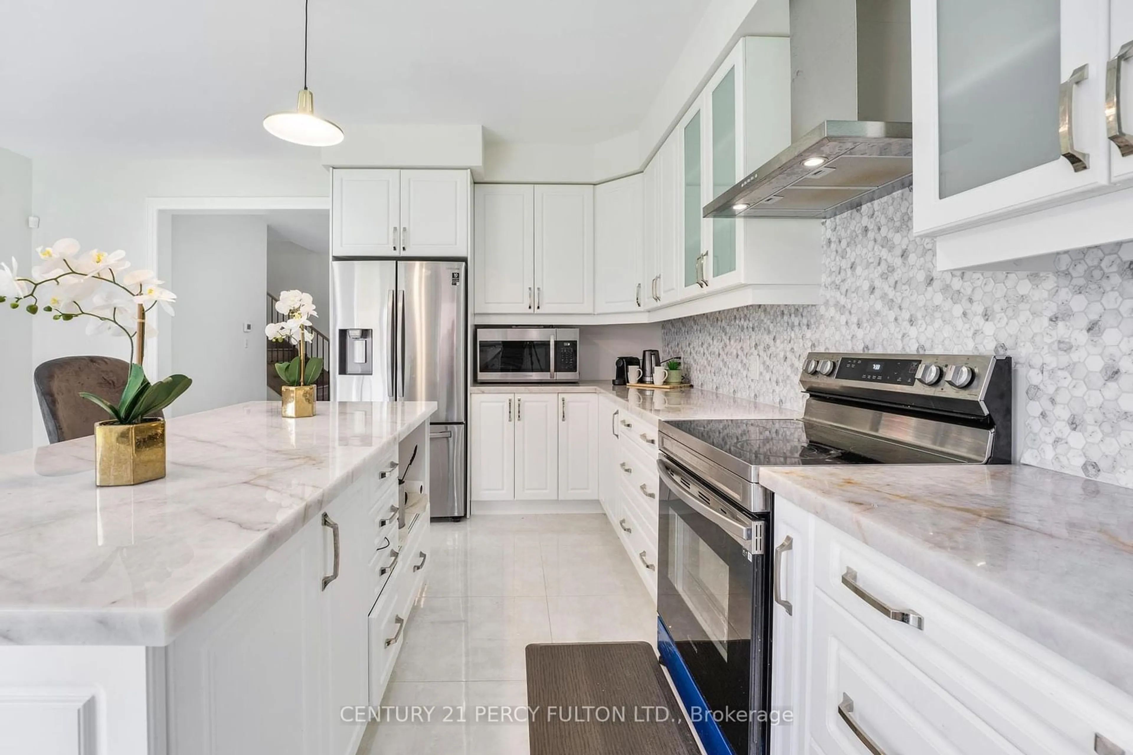 Contemporary kitchen, ceramic/tile floor for 343 Northglen Blvd, Clarington Ontario L1C 7E2