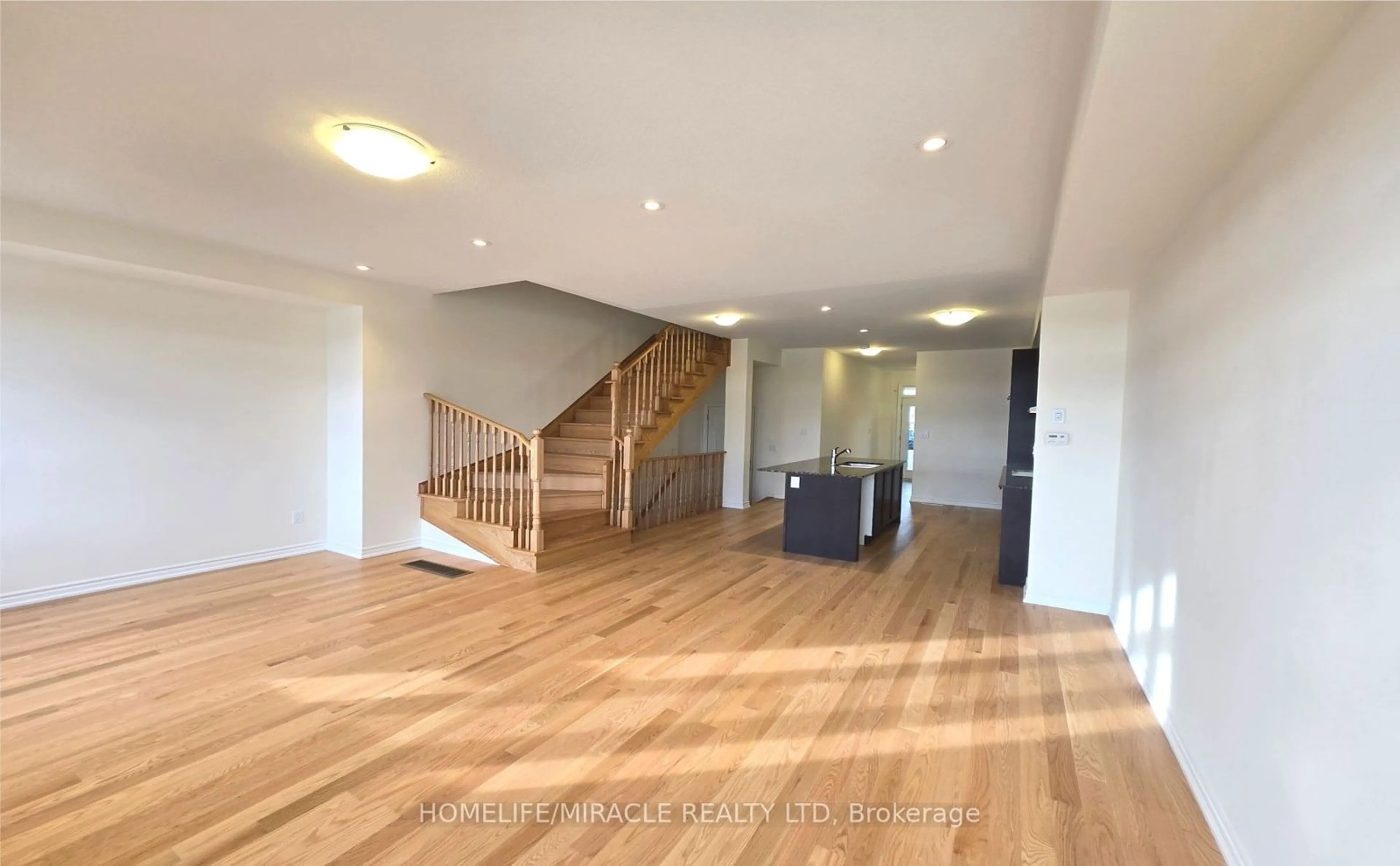 Indoor foyer for 1213 Rexton Dr, Oshawa Ontario L1L 0T3