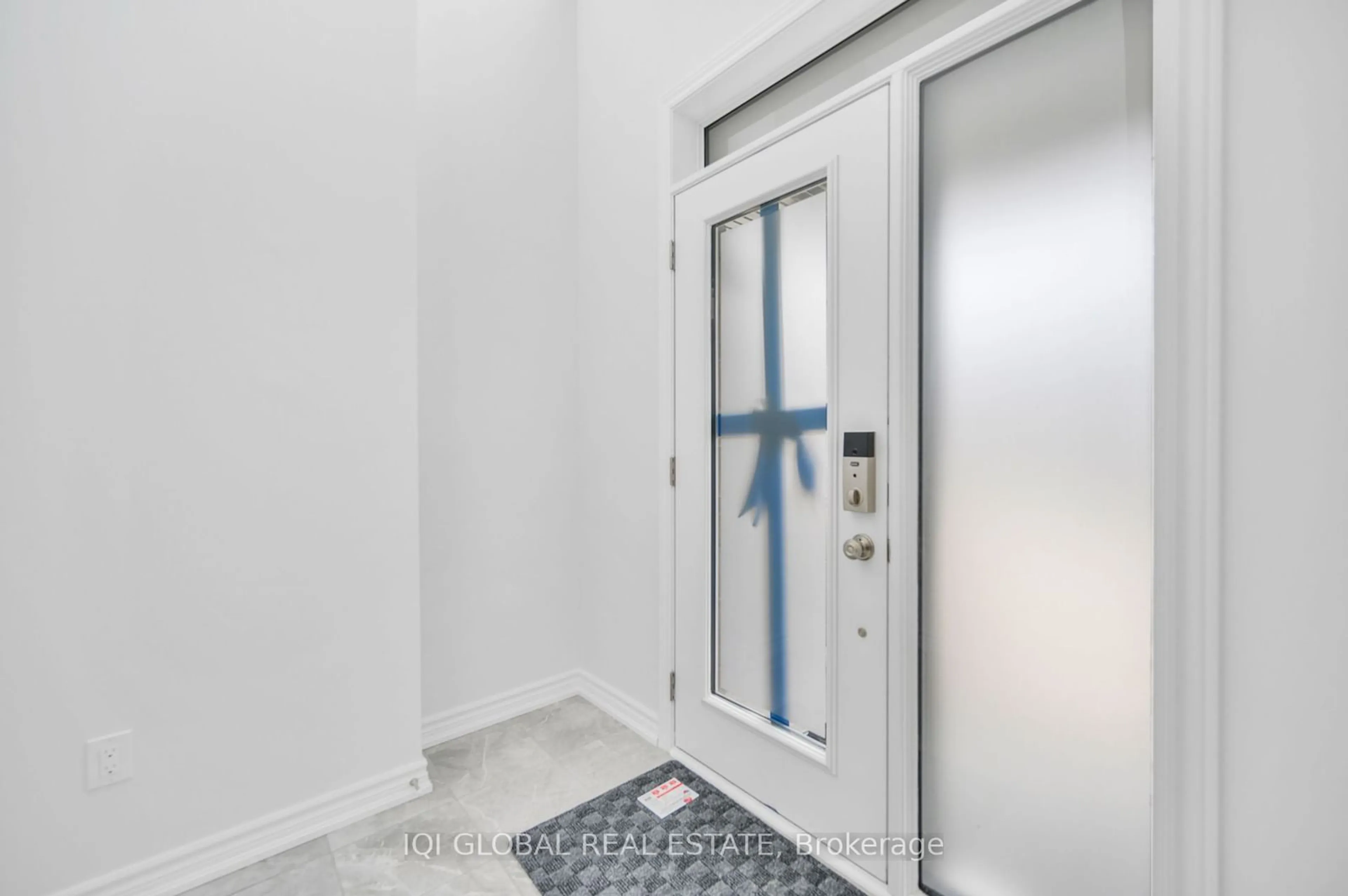 Indoor entryway for 35 Douet Lane, Ajax Ontario L1Z 0V4