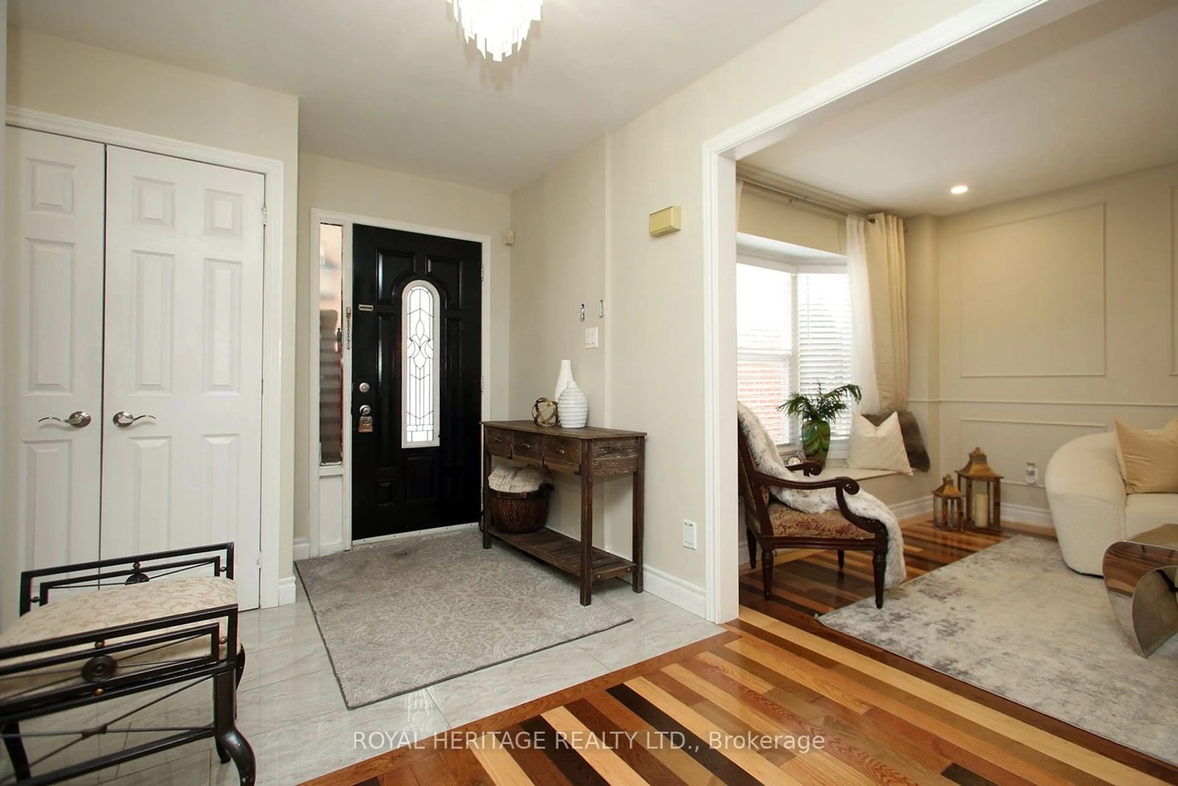 Indoor entryway for 25 Durness Ave, Toronto Ontario M1B 4W4