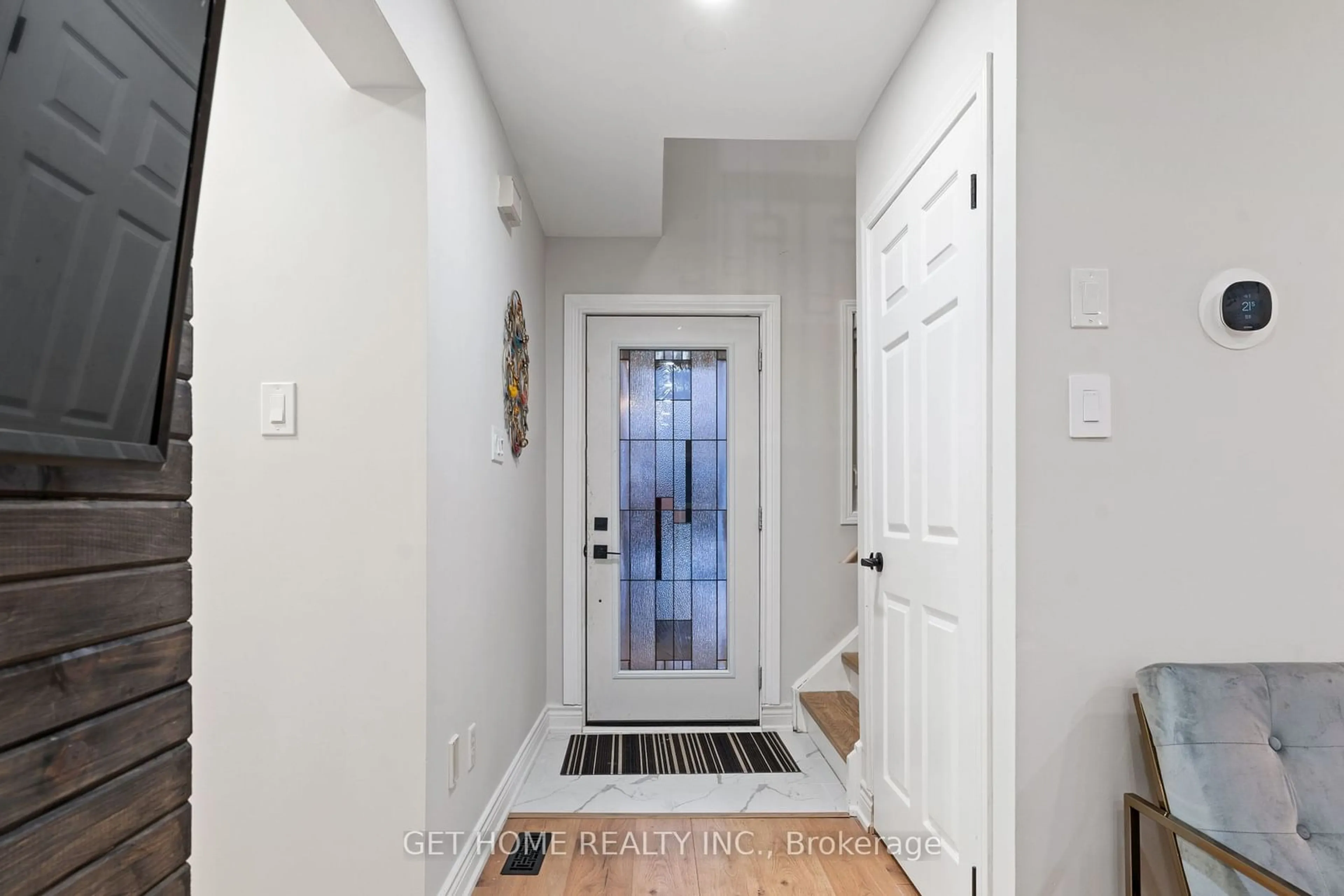 Indoor entryway for 267 Swindells St, Clarington Ontario L1C 5G7