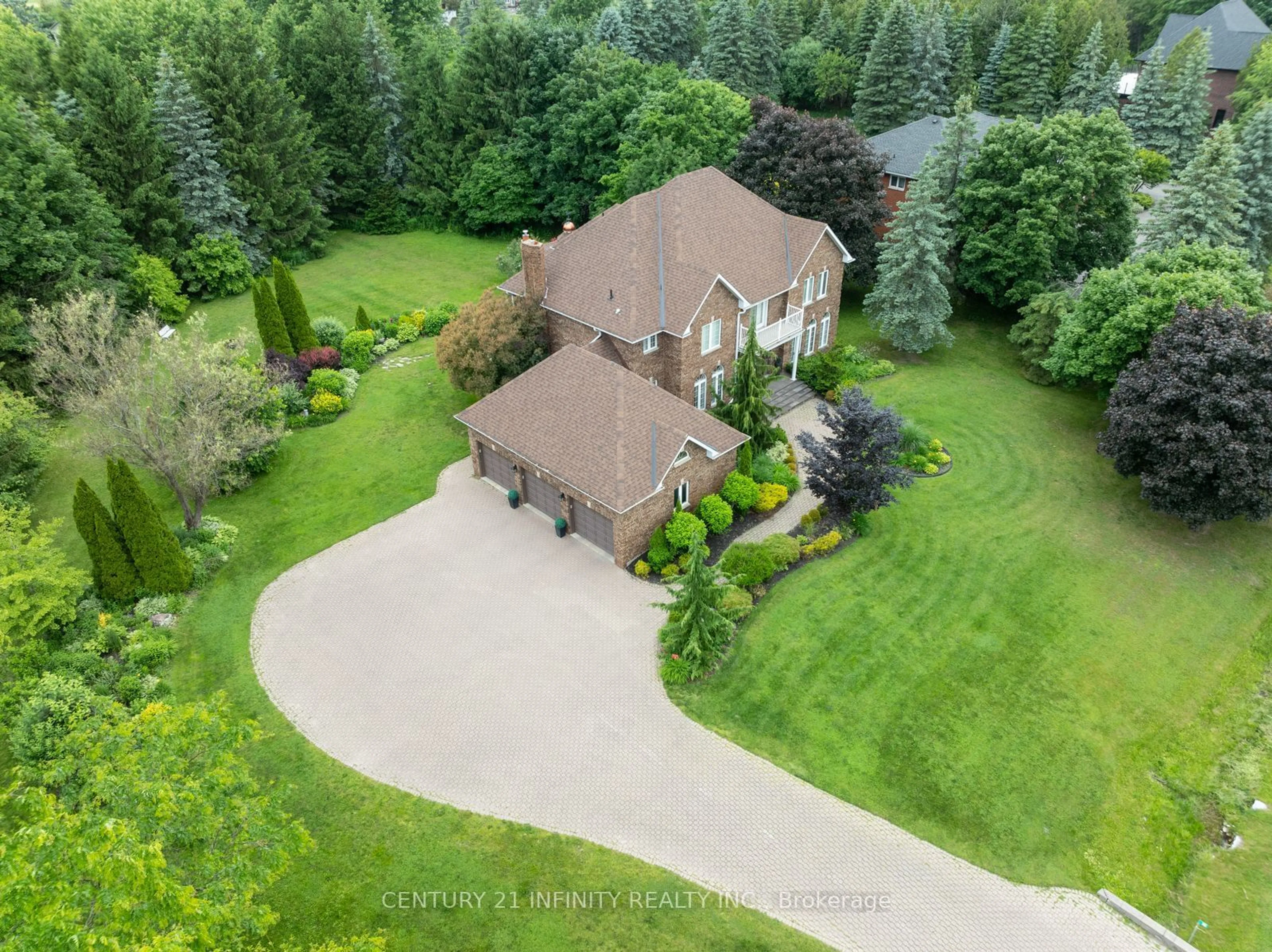 A pic from outside/outdoor area/front of a property/back of a property/a pic from drone, unknown for 10 Prince Rupert Dr, Clarington Ontario L1E 1Z4