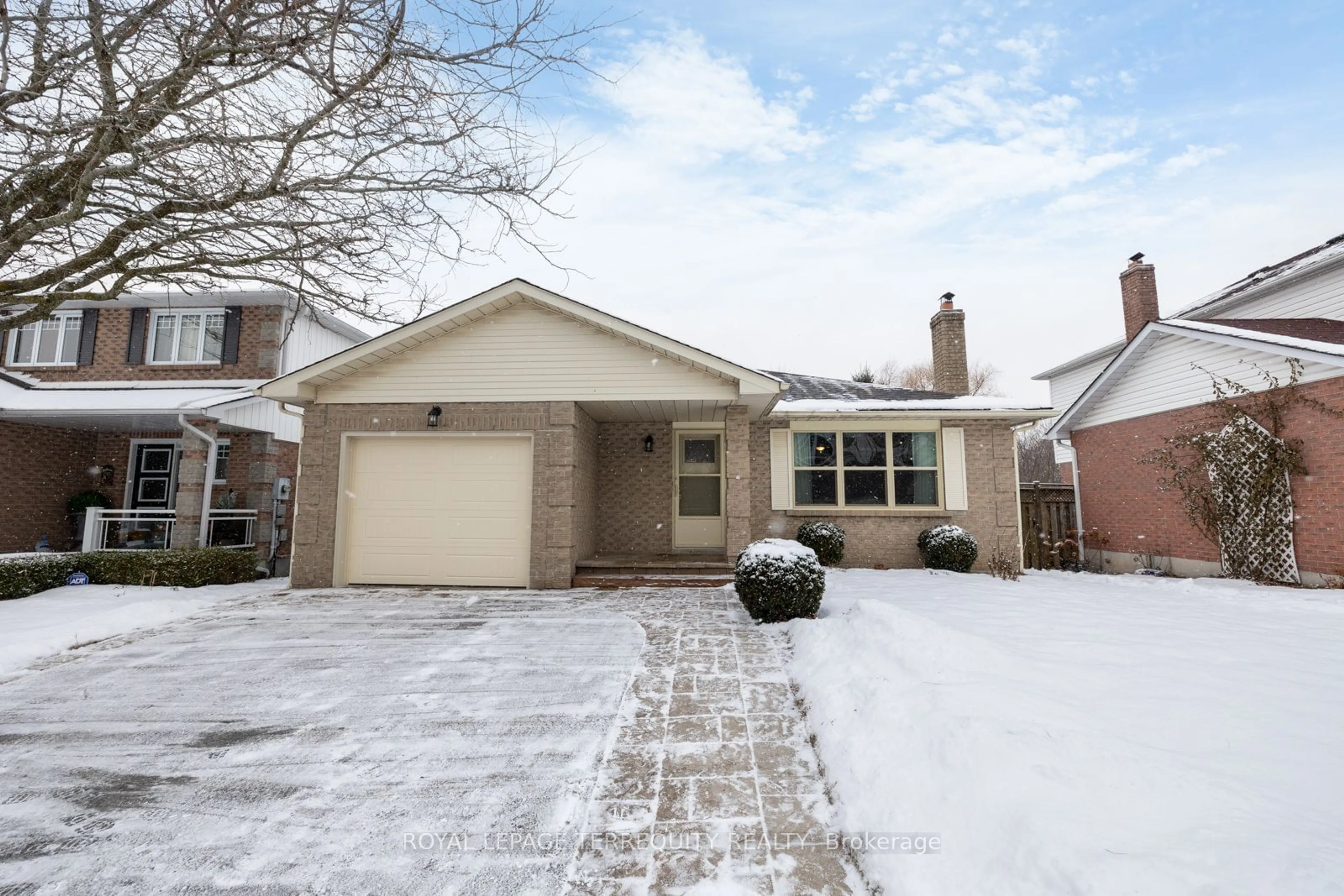 Home with brick exterior material, street for 193 Overbank Dr, Oshawa Ontario L1J 7W9