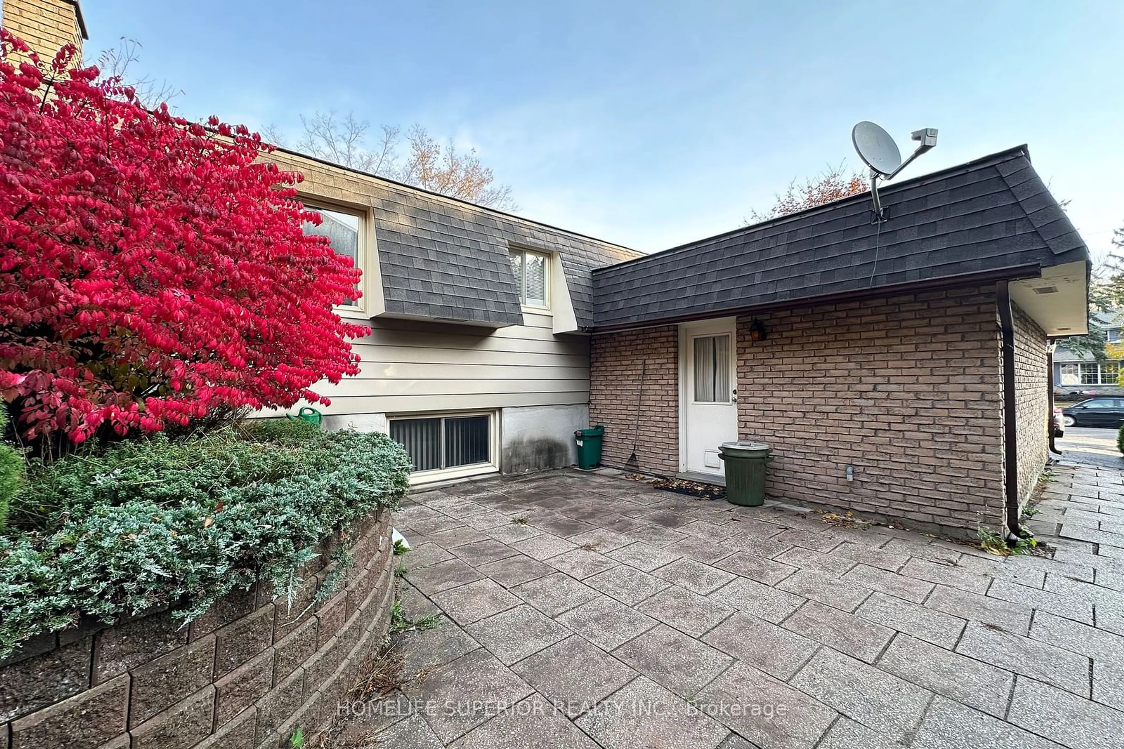 A pic from outside/outdoor area/front of a property/back of a property/a pic from drone, street for 1946 Spruce Hill Rd, Pickering Ontario L1V 1S7