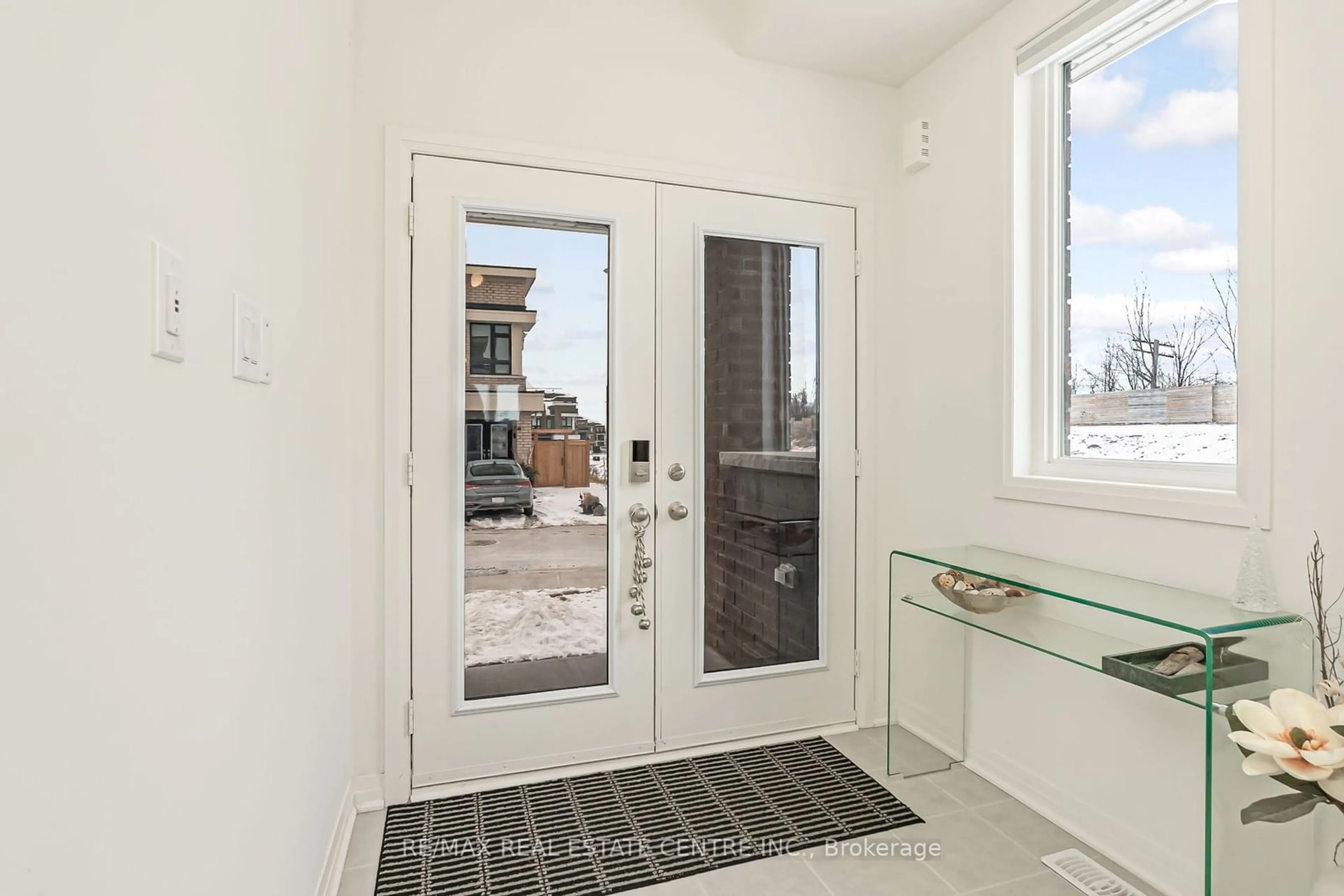 Indoor entryway for 47 Caspian Sq, Clarington Ontario L1C 3K5