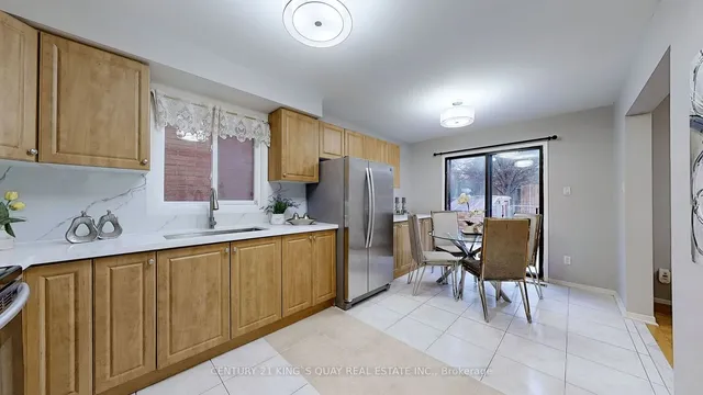 Additional property image - 77 Roxanne Cres