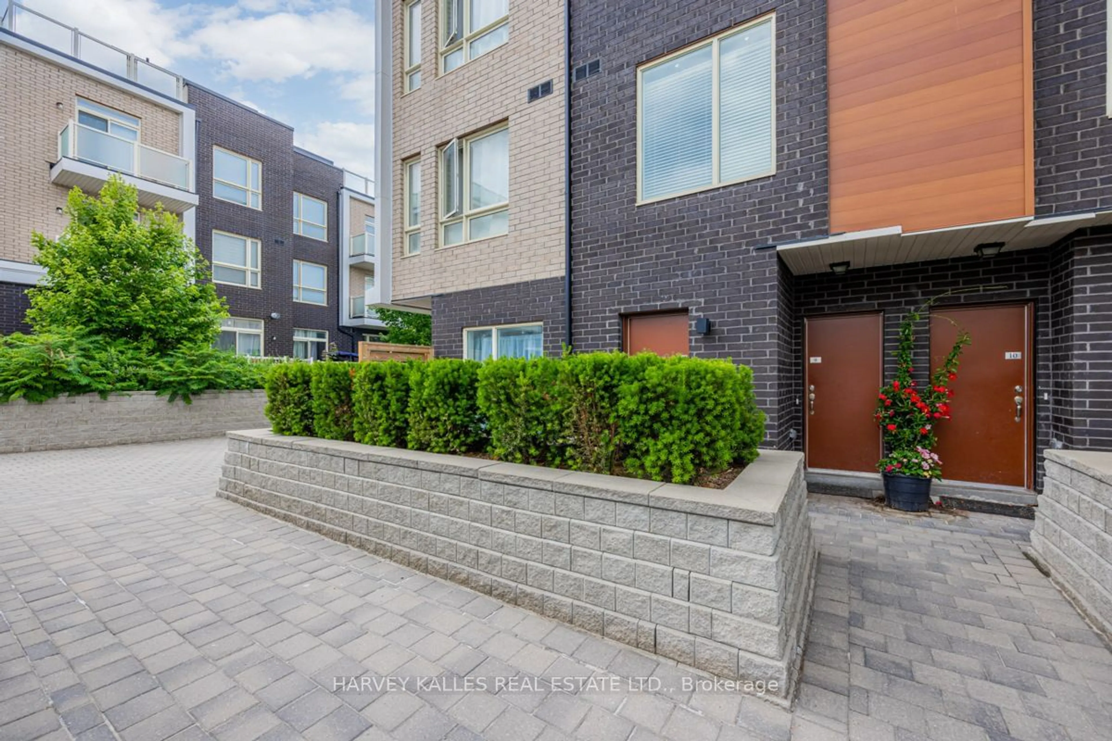 Patio, street for 1365 Neilson Rd #8, Toronto Ontario M1B 0C6