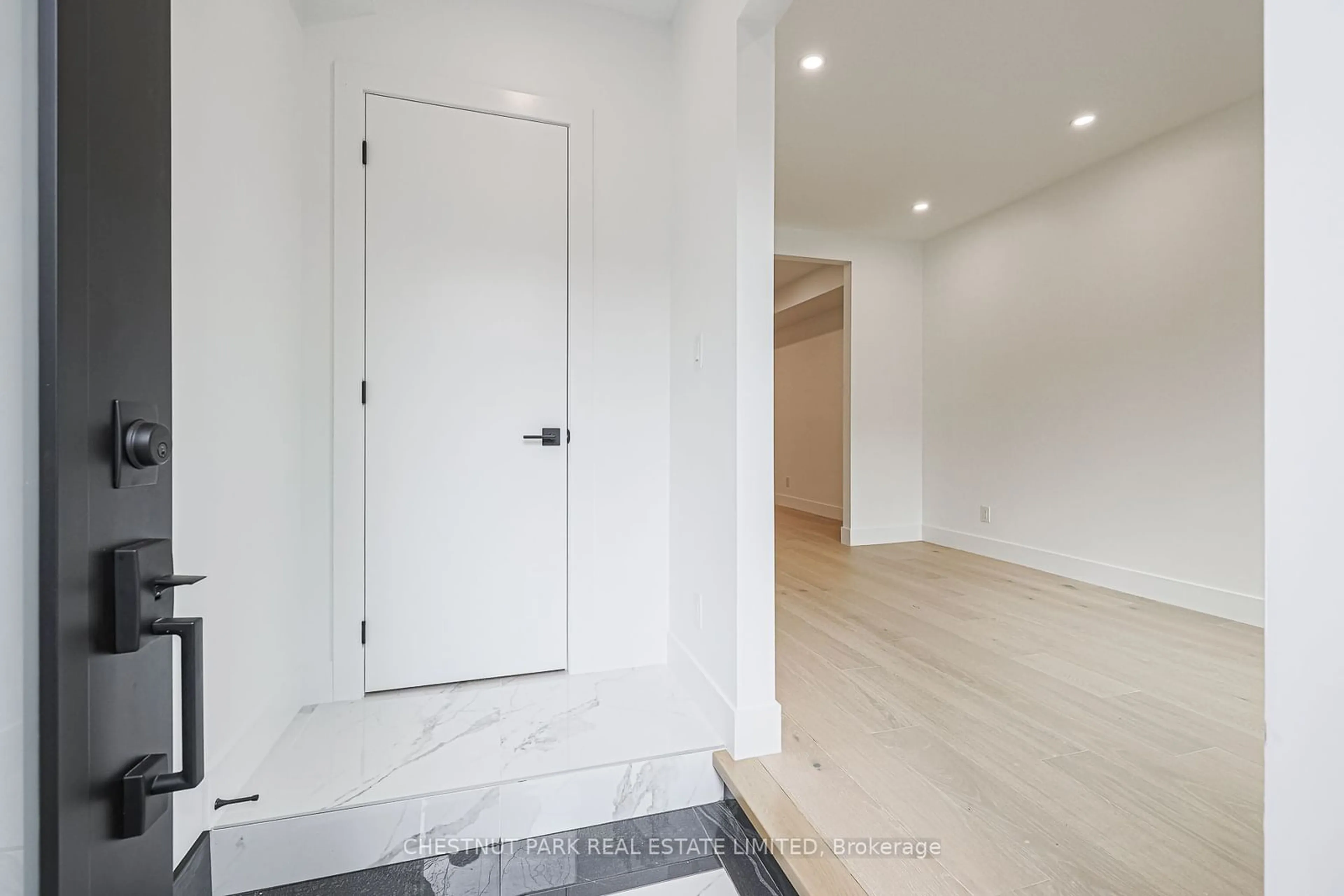 Indoor entryway for 212 Victor Ave, Toronto Ontario M4K 1B2