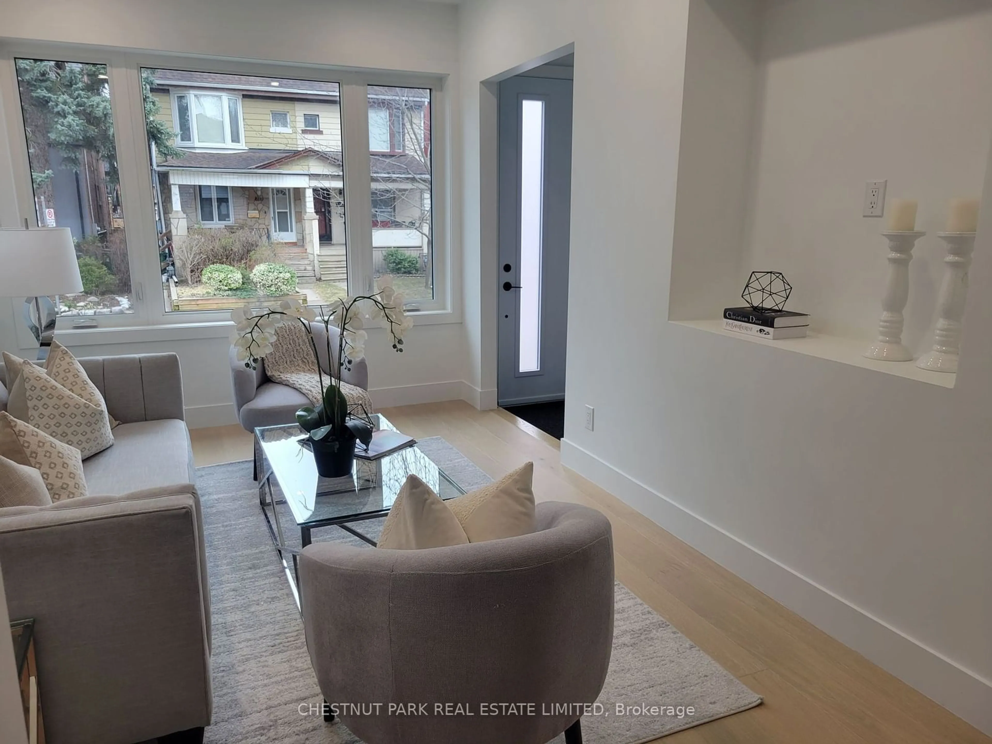 Living room with furniture, unknown for 212 Victor Ave, Toronto Ontario M4K 1B2