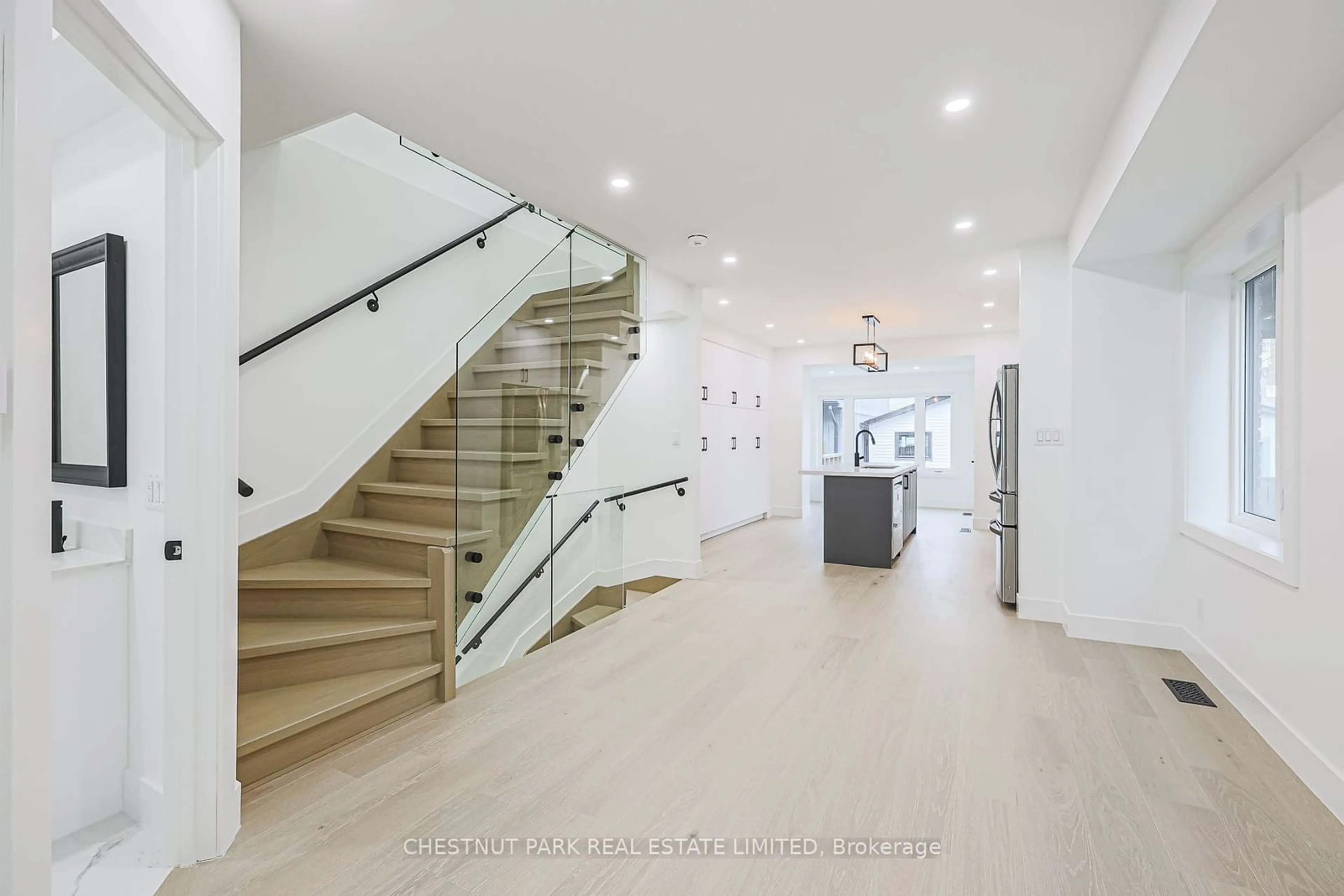 Indoor foyer for 212 Victor Ave, Toronto Ontario M4K 1B2